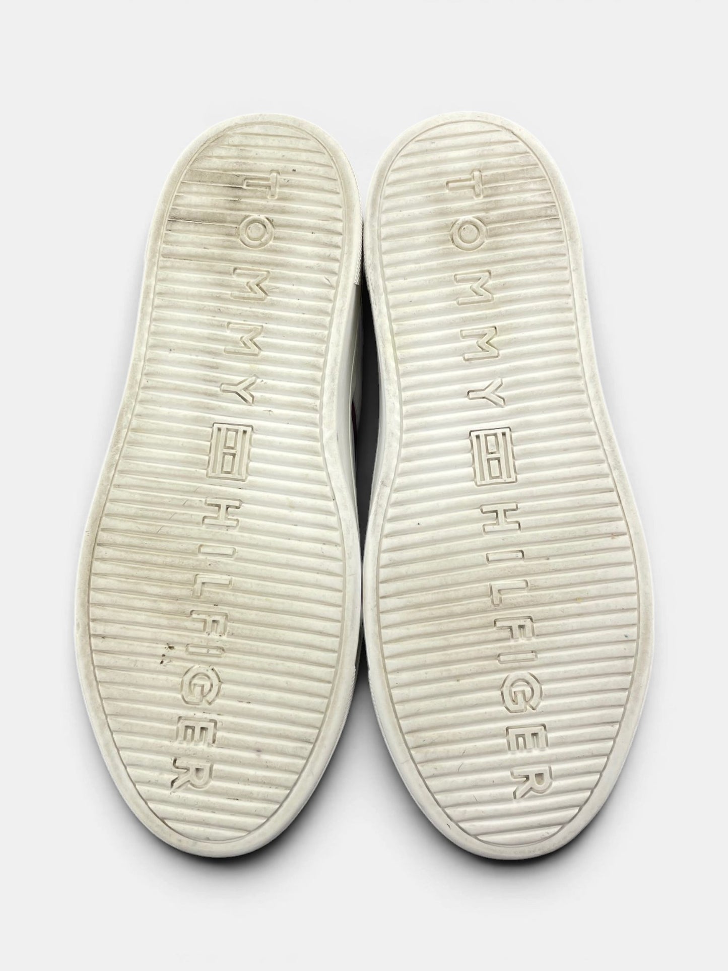 Tommy Hilfiger Sneakers — buty sportowe damskie w bardzo dobrym stanie rozmiar 39, podeszwa