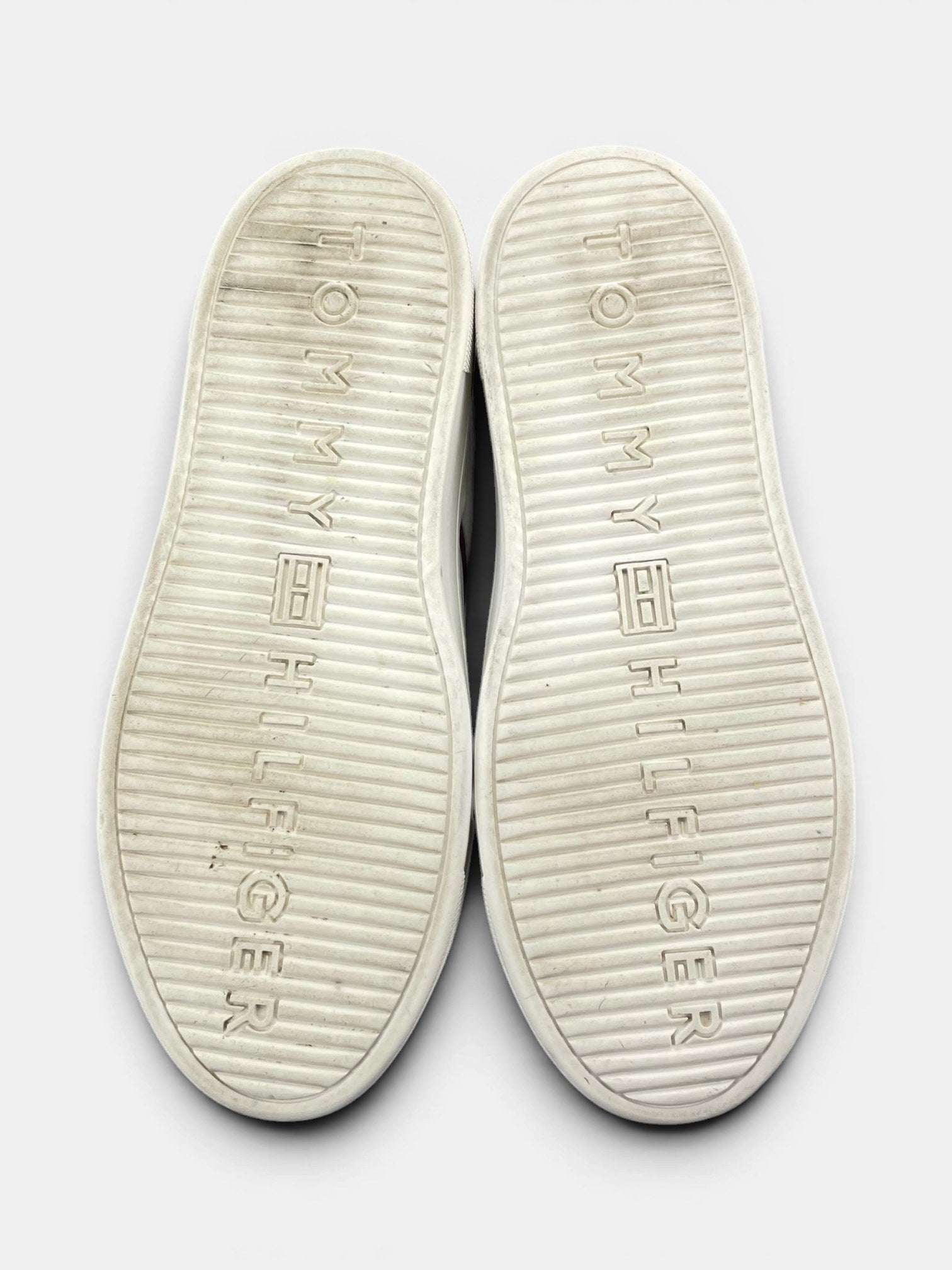 Tommy Hilfiger Sneakers — buty sportowe damskie w bardzo dobrym stanie rozmiar 39, podeszwa