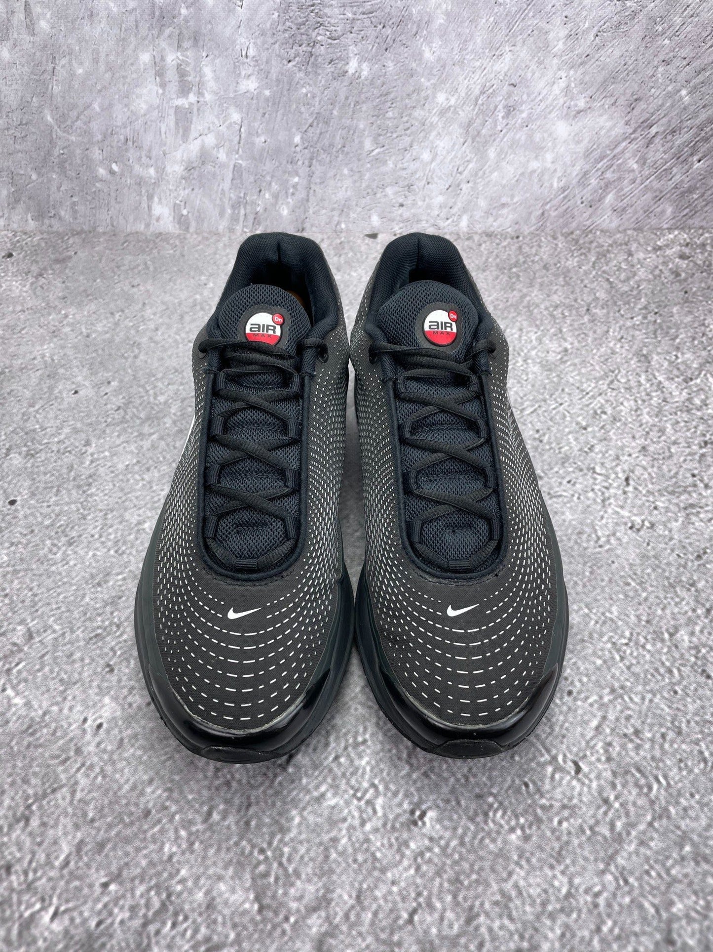 Nike Air Max Dn — buty sportowe męskie w bardzo dobrym stanie rozmiar 45, widok z tyłu