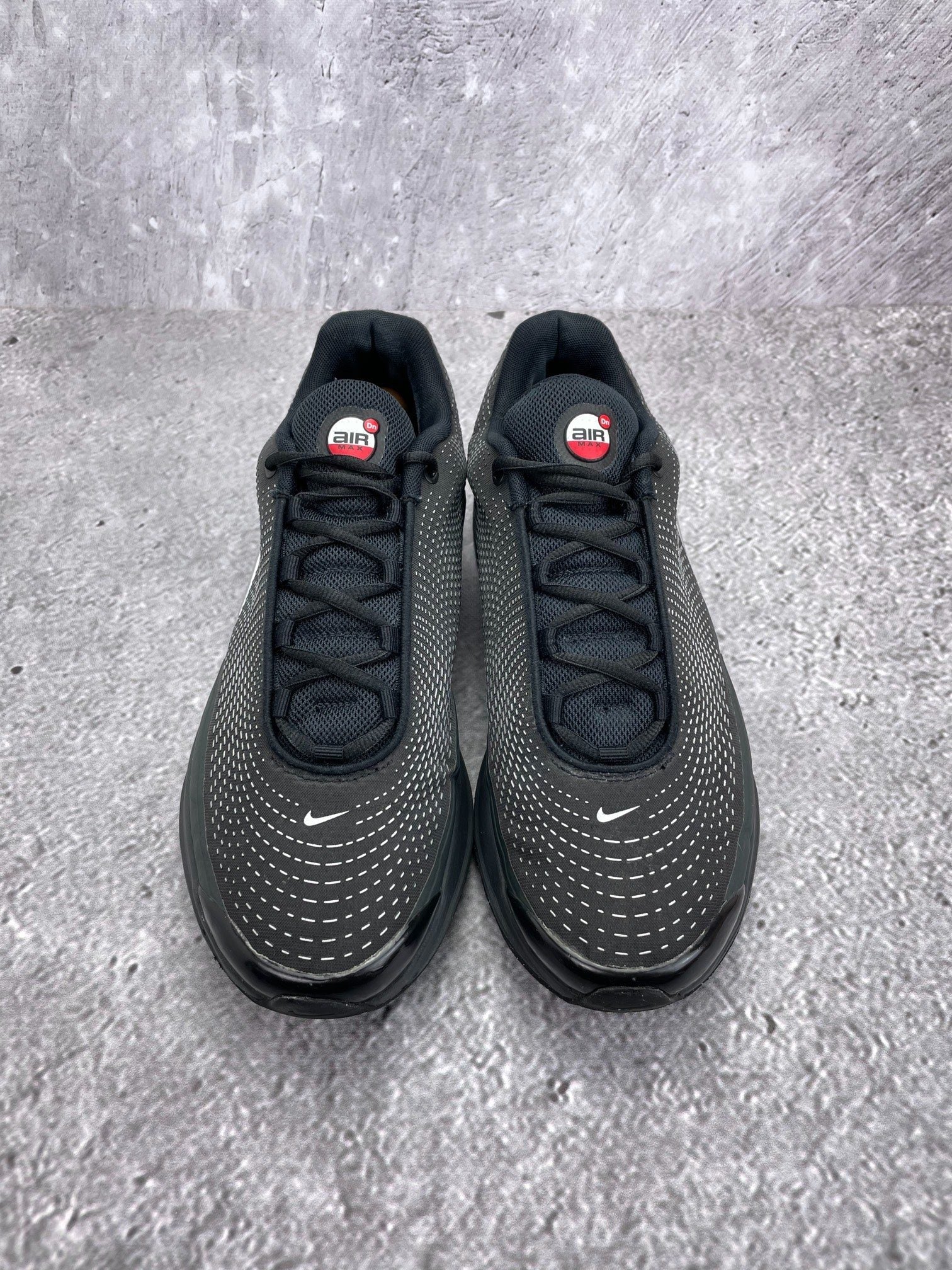Nike Air Max Dn — buty sportowe męskie w bardzo dobrym stanie rozmiar 45, widok z tyłu