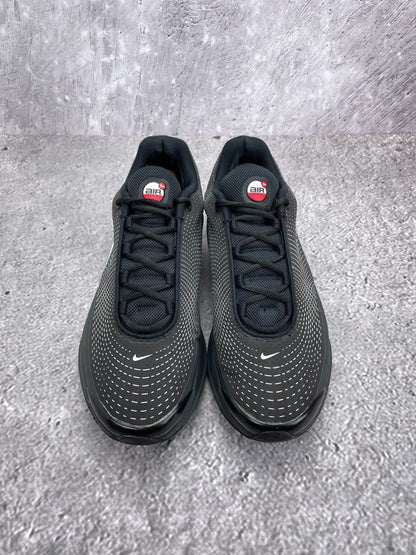 Nike Air Max Dn — buty sportowe męskie w bardzo dobrym stanie rozmiar 45, widok z tyłu