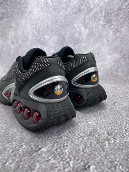 Nike Air Max Dn — buty sportowe męskie w bardzo dobrym stanie rozmiar 45, podeszwa