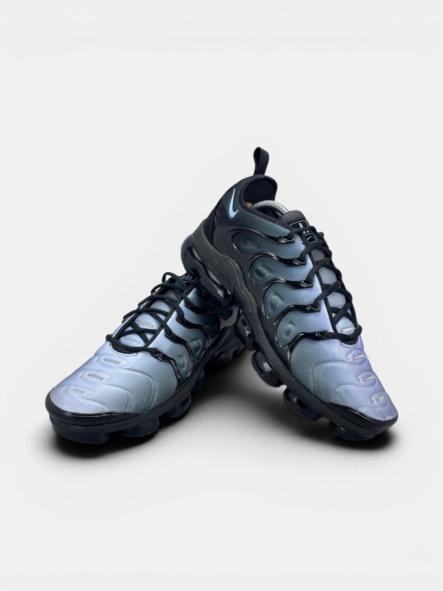Nike Air VaporMax Plus Aluminum — buty sportowe męskie w bardzo dobrym stanie rozmiar 44.5, boczny profil