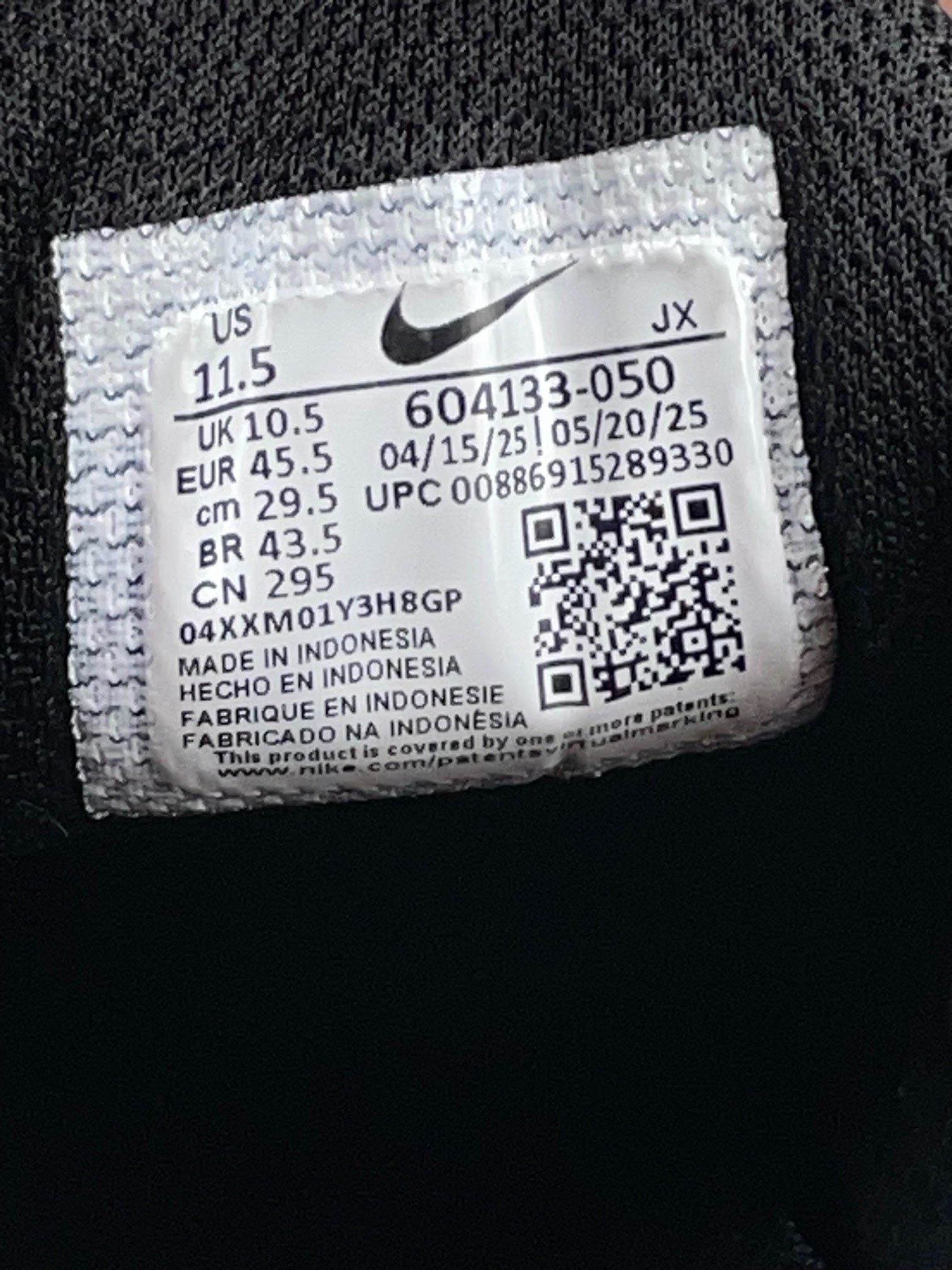 Nike Air Max Plus Triple Black — buty sportowe męskie w bardzo dobrym stanie rozmiar 45.5, opcjonalne zdjęcie 2