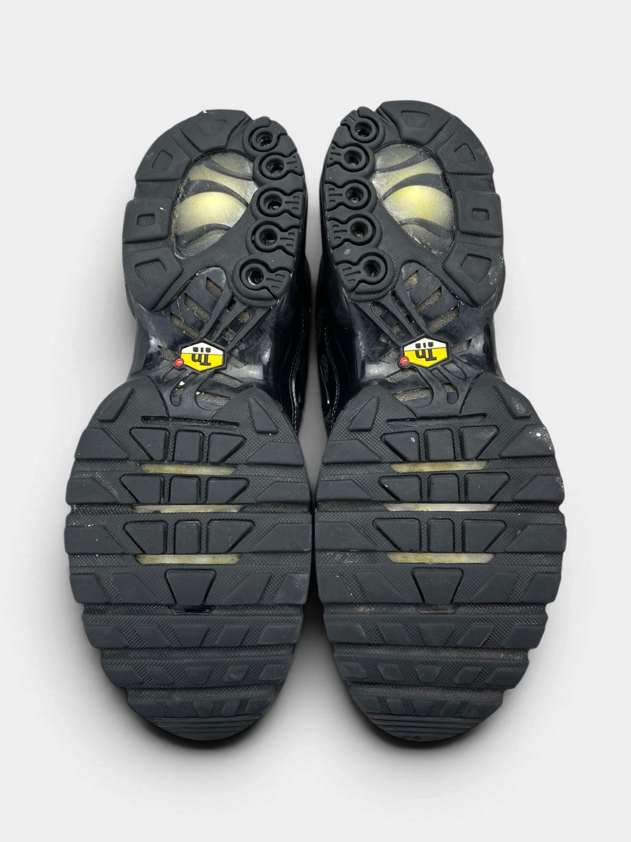 Nike Air Max Plus Triple Black — buty sportowe męskie w dobrym stanie rozmiar 44.5, podeszwa