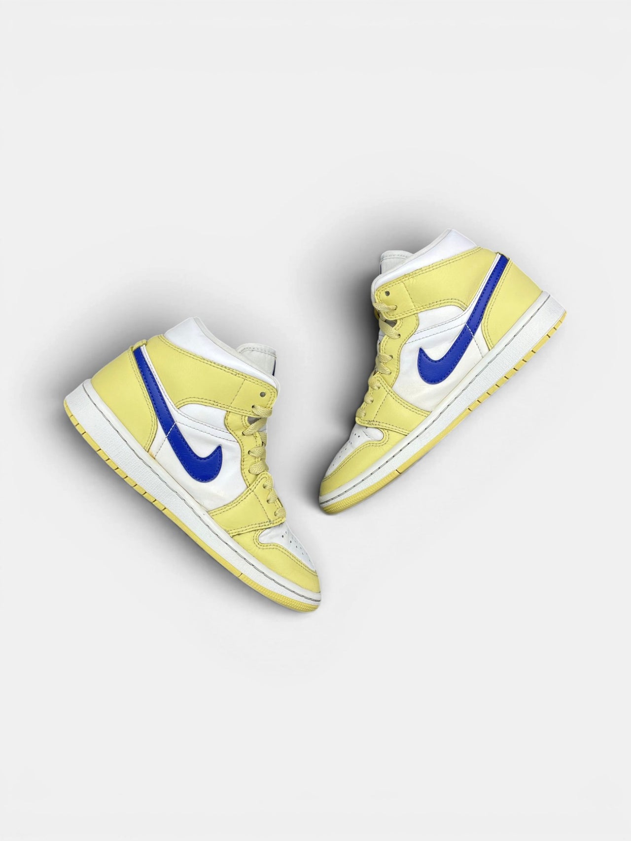 Nike Air Jordan 1 Mid Lemon Wash — buty sportowe damskie w bardzo dobrym stanie rozmiar 36.5, zewnętrzny panel prawego buta