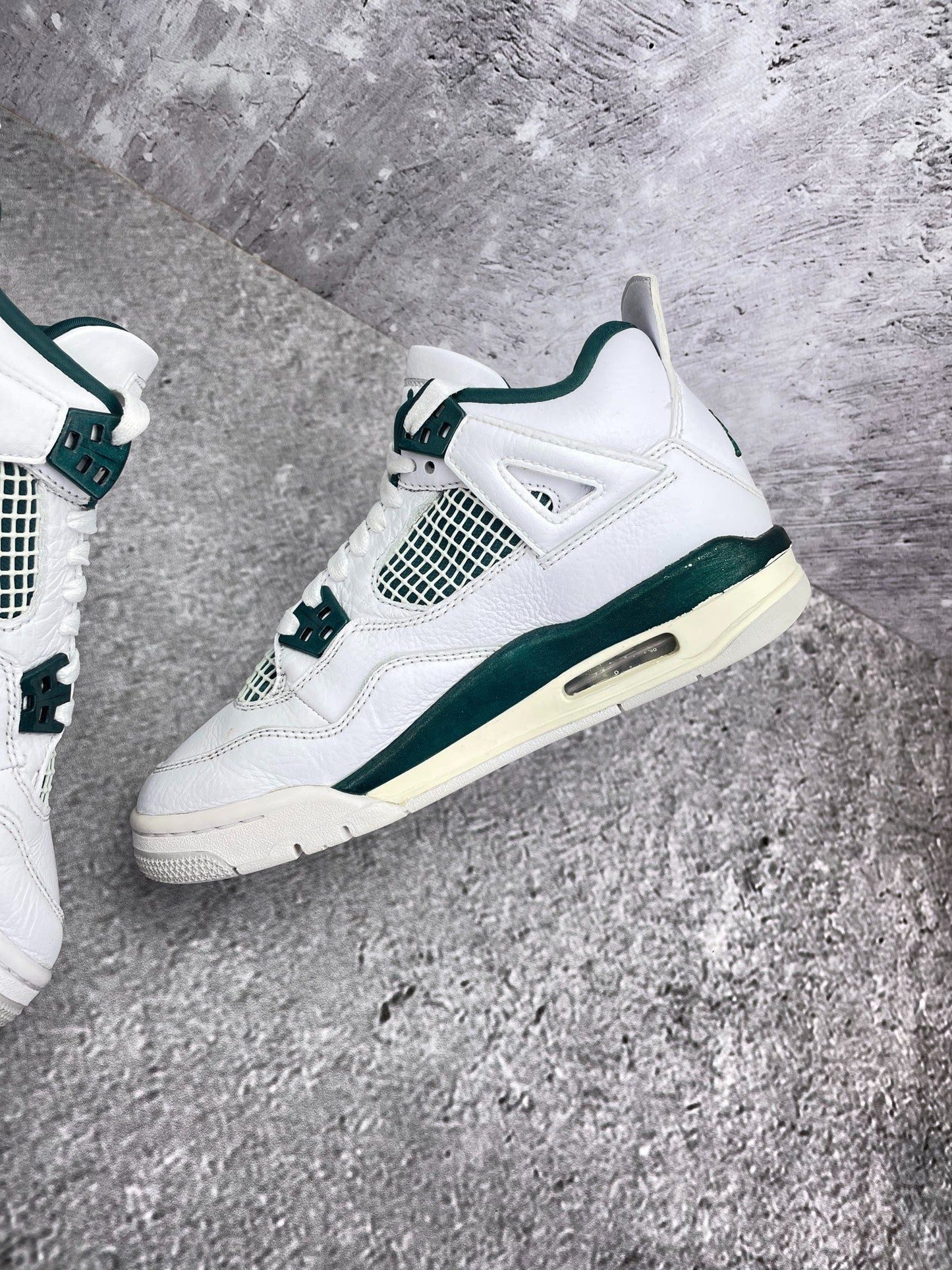 Nike Air Jordan 4 Retro Oxidized Green — buty sportowe damskie w bardzo dobrym stanie rozmiar 37.5, zewnętrzny panel lewego buta