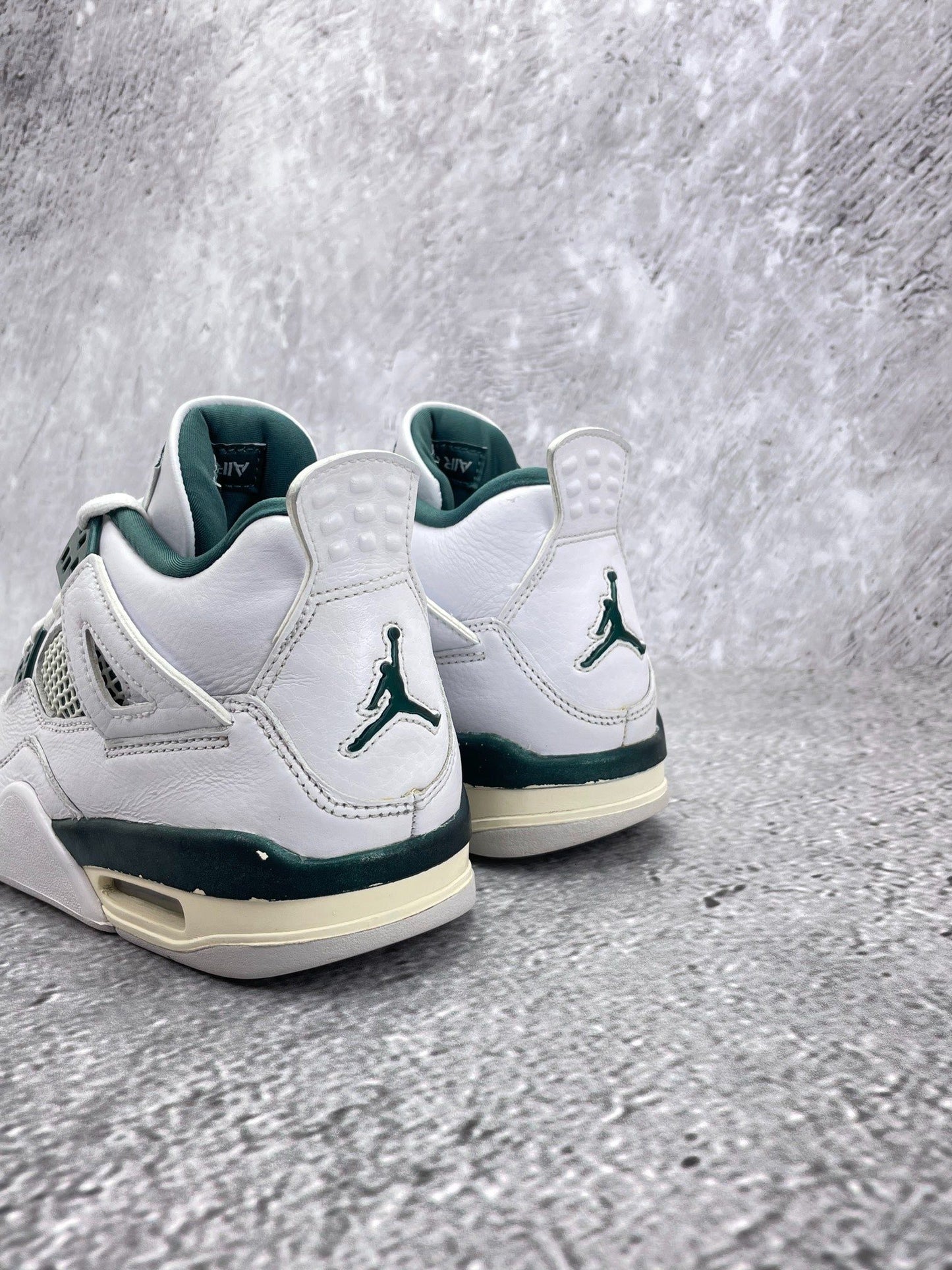 Nike Air Jordan 4 Retro Oxidized Green — buty sportowe damskie w bardzo dobrym stanie rozmiar 37.5, wewnętrzny panel prawego buta