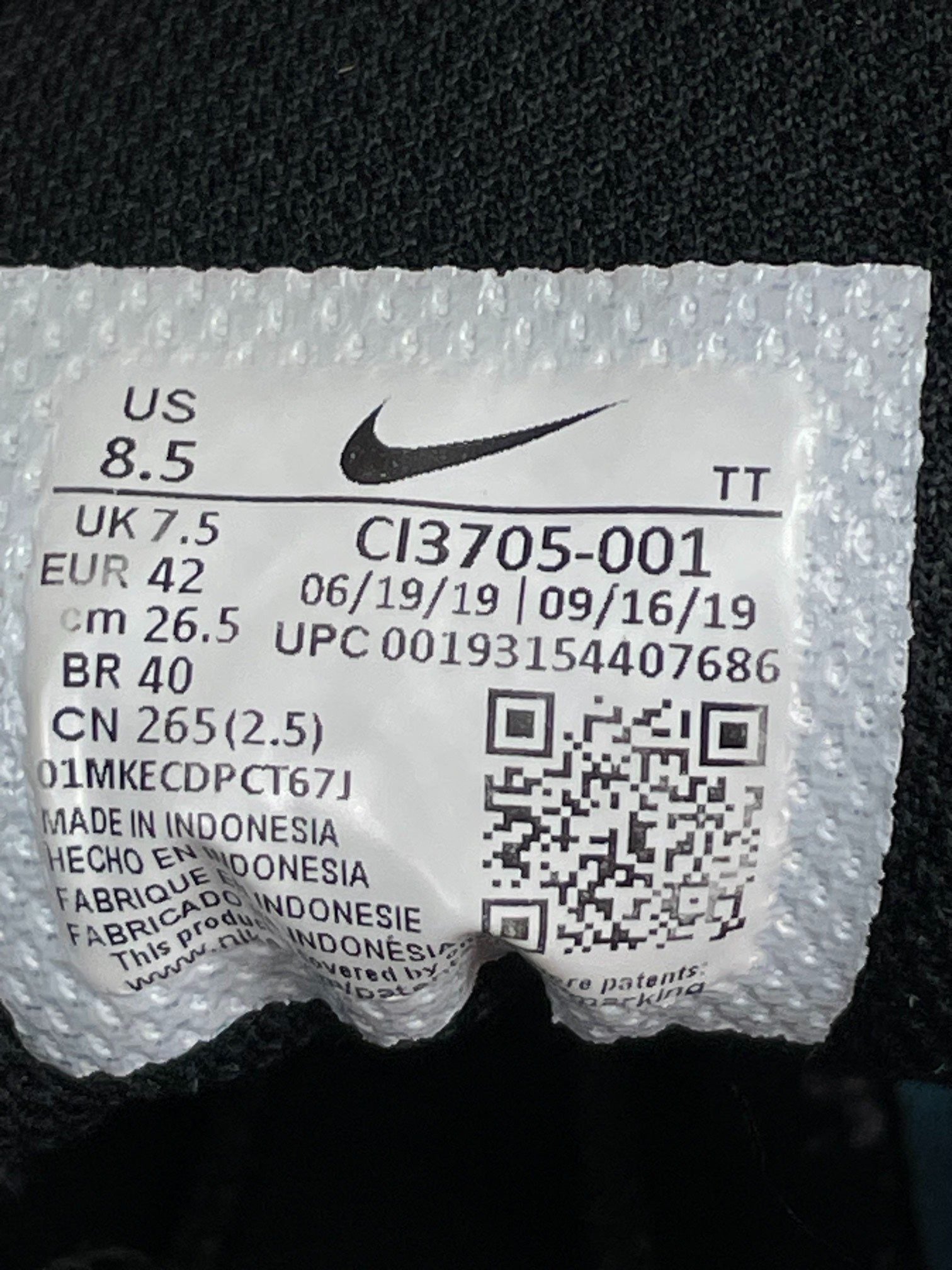 Nike Air Max 95 Essential Triple Black — buty sportowe męskie w bardzo dobrym stanie rozmiar 42, widok z tyłu