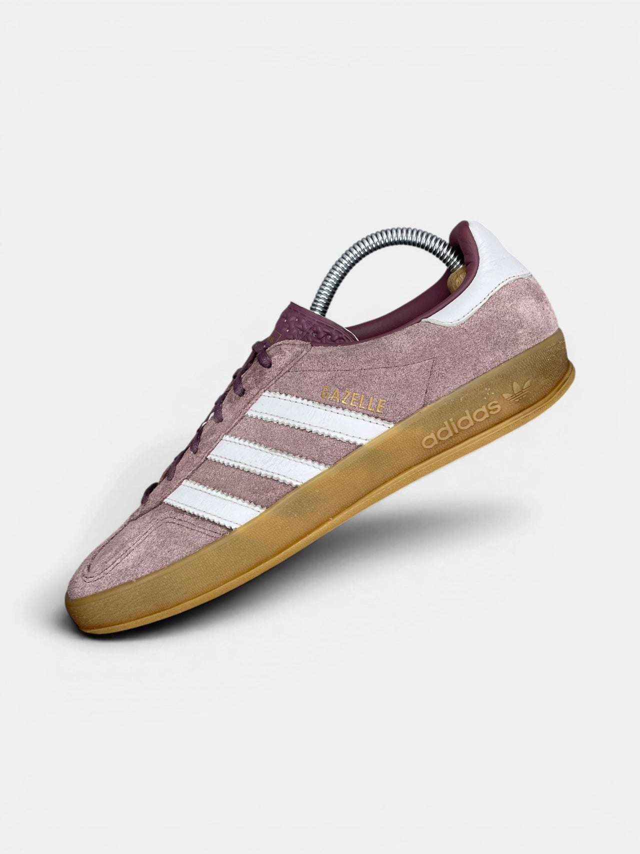 Adidas Gazelle Indoor — buty sportowe męskie w bardzo dobrym stanie rozmiar 40 2/3, widok z góry na wewnętrzną stronę butów