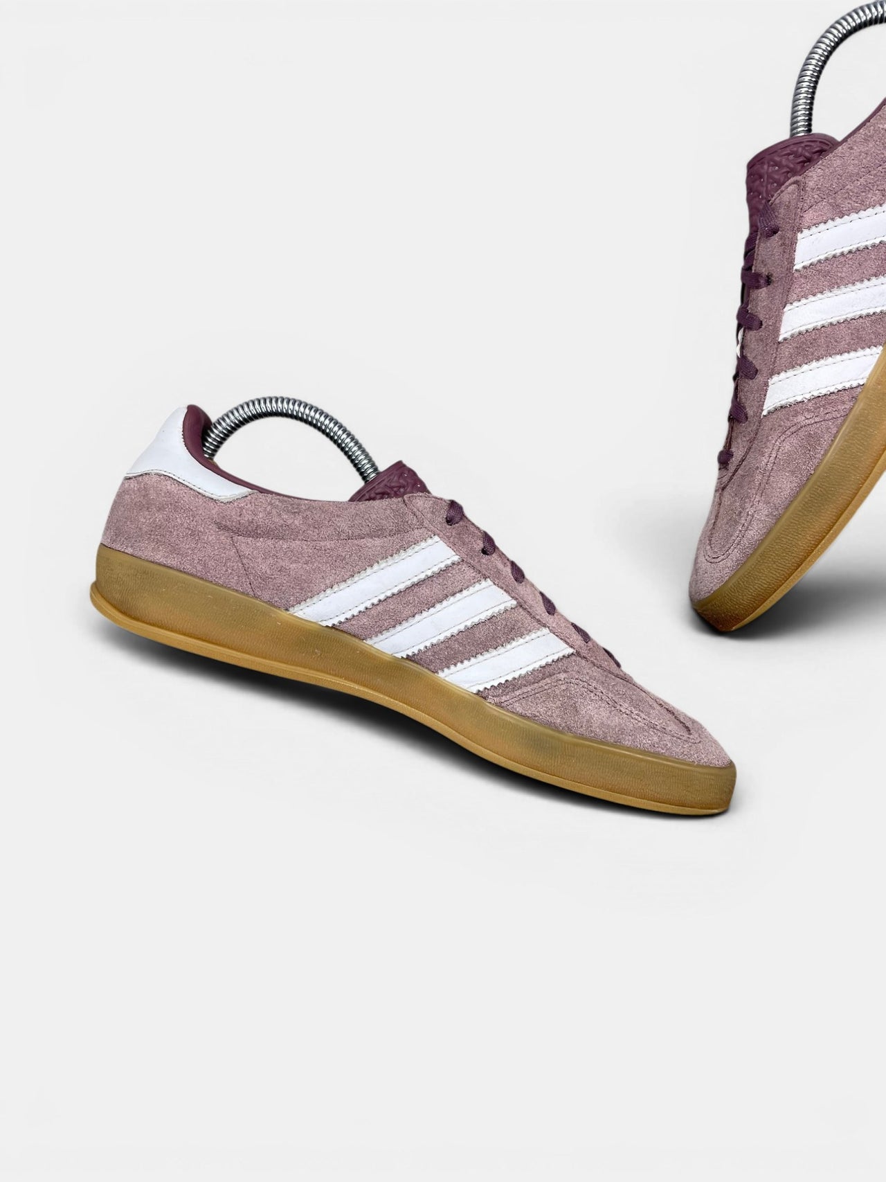 Adidas Gazelle Indoor — buty sportowe męskie w bardzo dobrym stanie rozmiar 40 2/3, wewnętrzny panel lewego buta