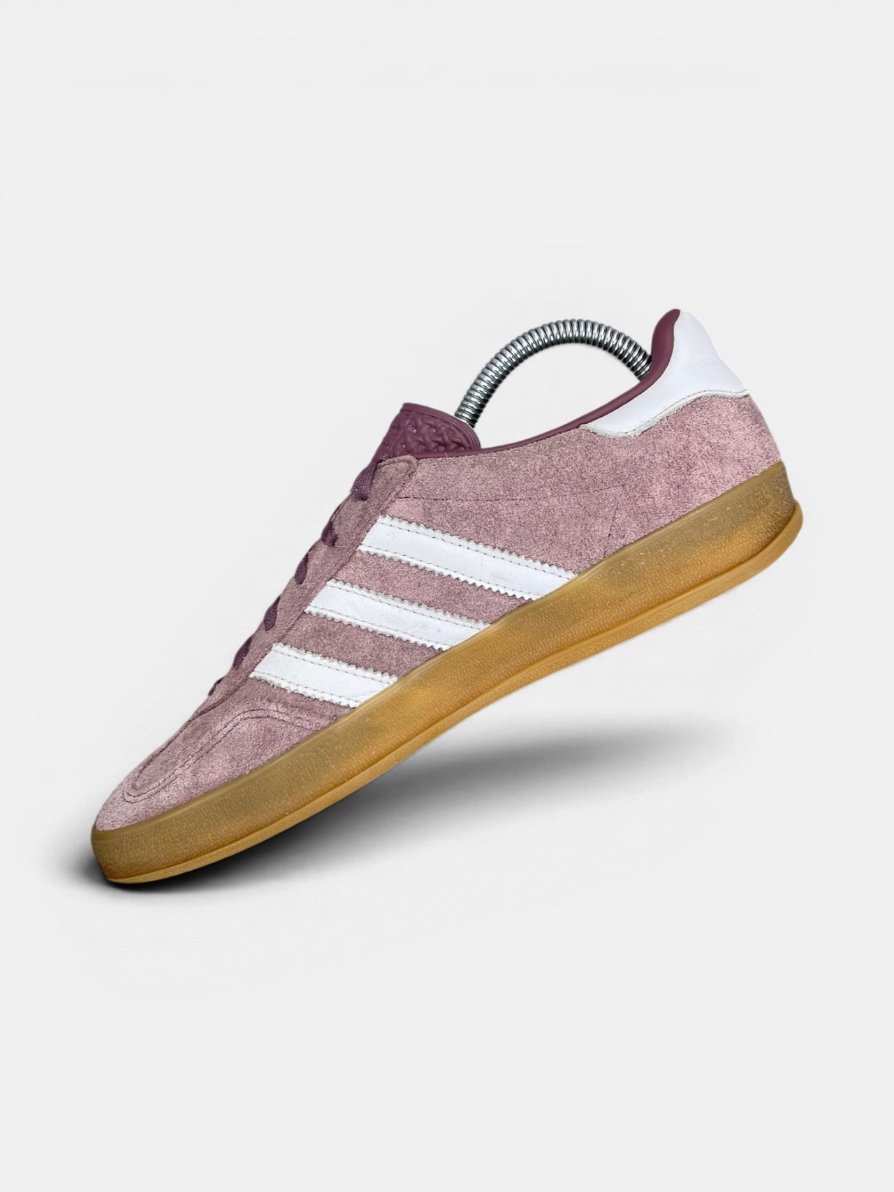 Adidas Gazelle Indoor — buty sportowe męskie w bardzo dobrym stanie rozmiar 40 2/3, wewnętrzny panel prawego buta