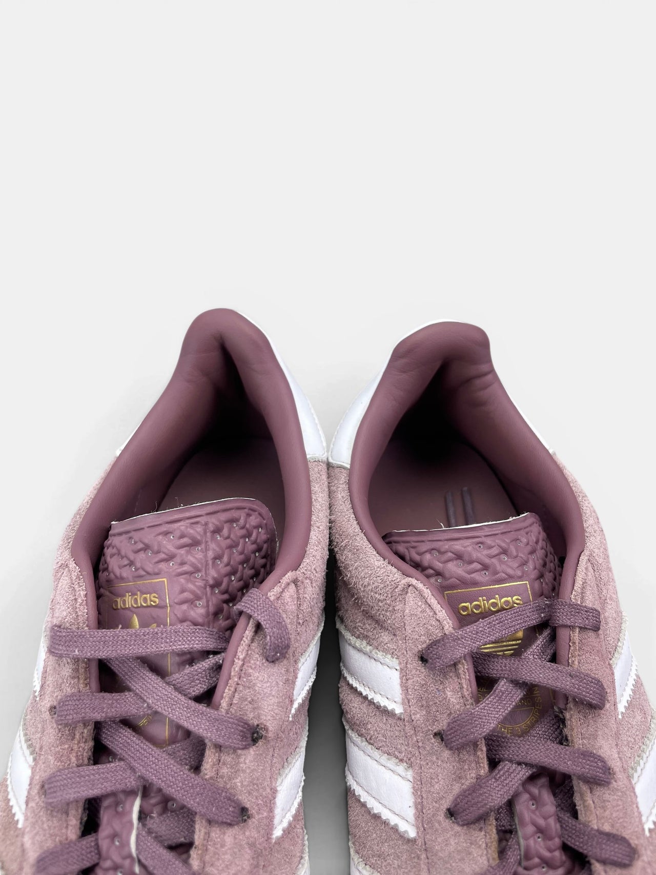 Adidas Gazelle Indoor — buty sportowe męskie w bardzo dobrym stanie rozmiar 40 2/3, zapiętki butów