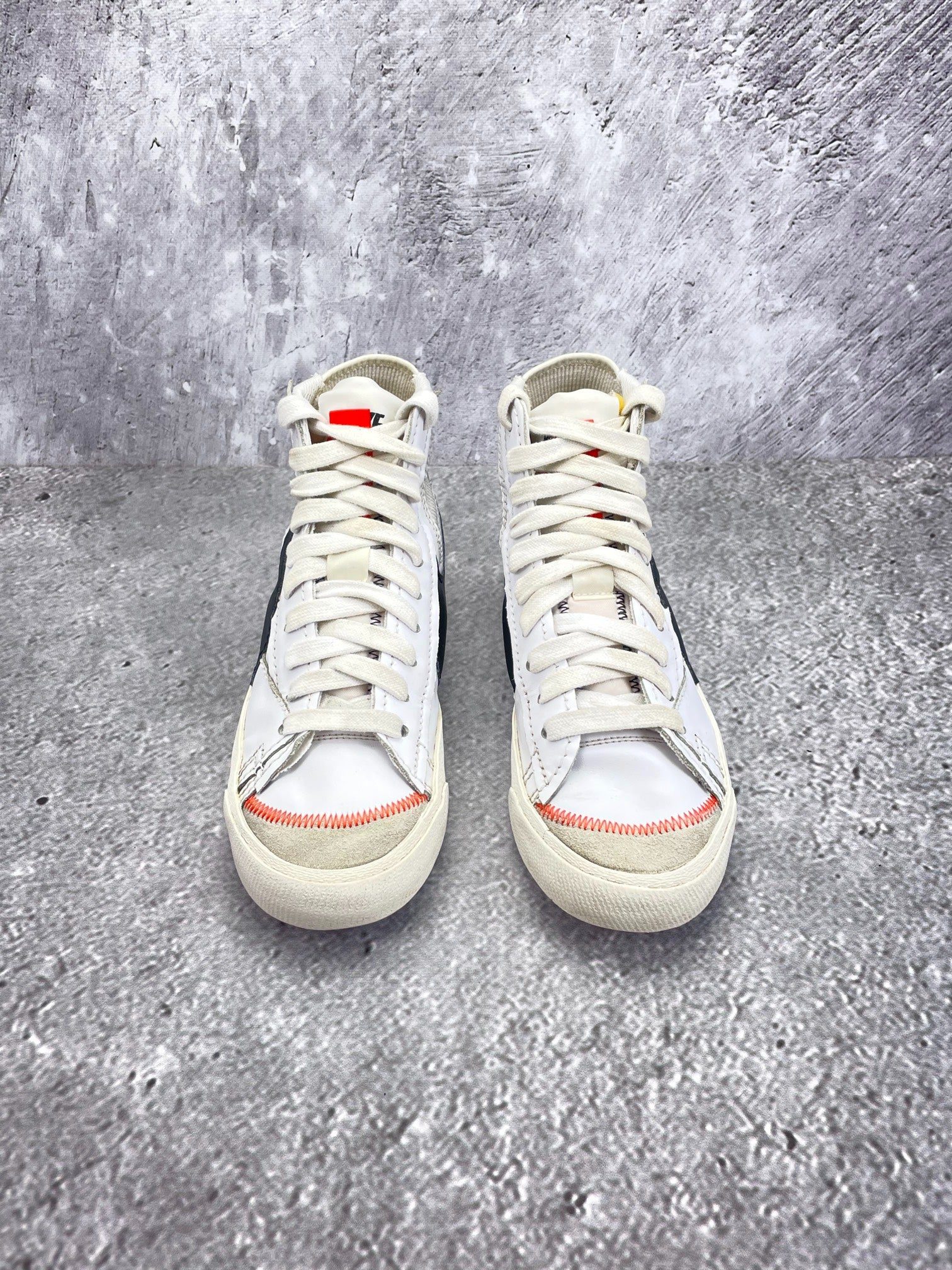 Nike Blazer Mid '77 Jumbo White Black — buty sportowe męskie w bardzo dobrym stanie rozmiar 44, widok z tyłu