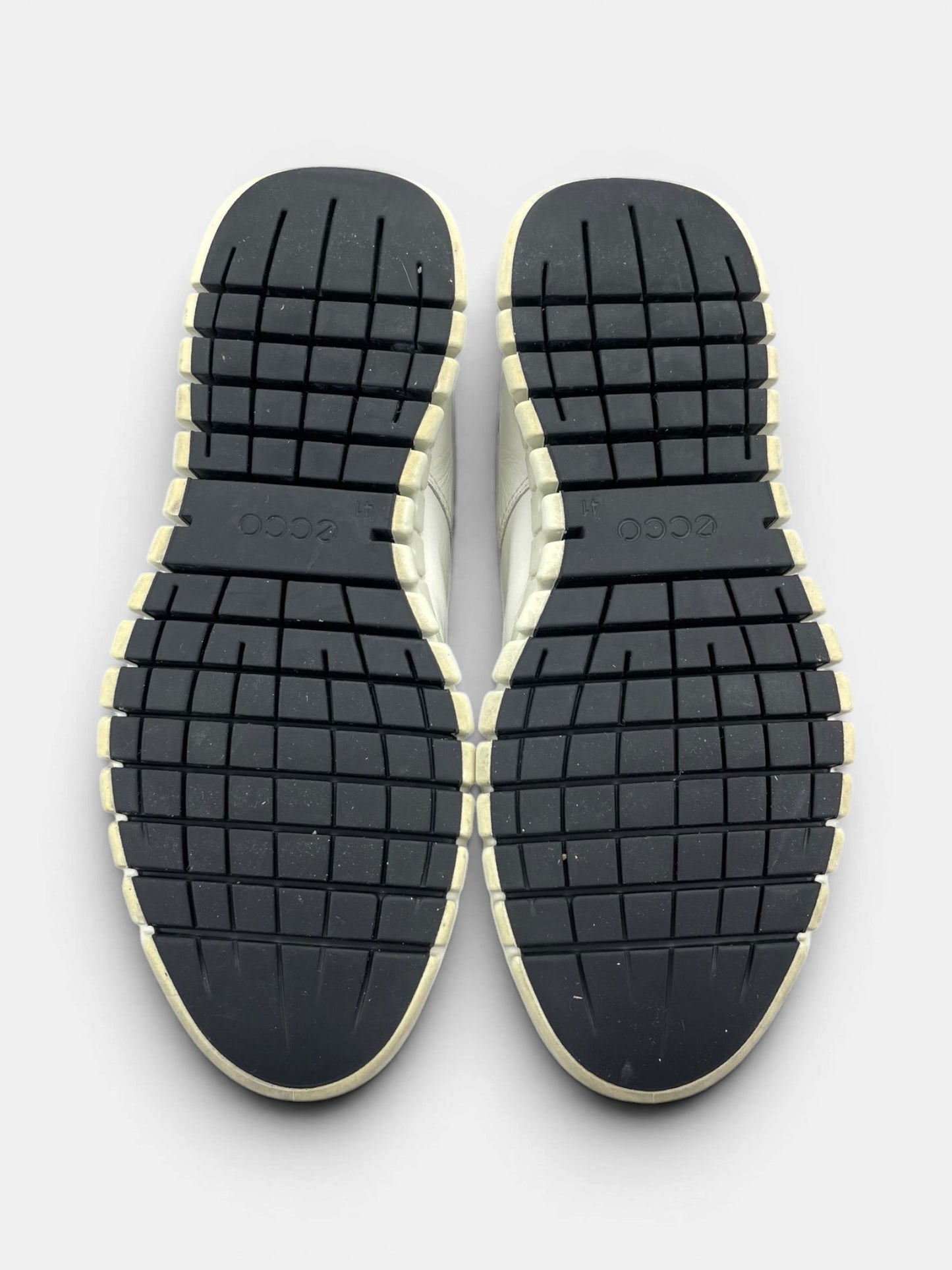 Ecco Leather Sneakers — buty sportowe męskie w bardzo dobrym stanie rozmiar 41, podeszwa