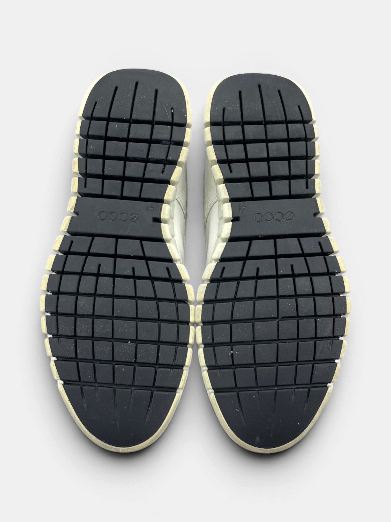 Ecco Leather Sneakers — buty sportowe męskie w bardzo dobrym stanie rozmiar 41, podeszwa
