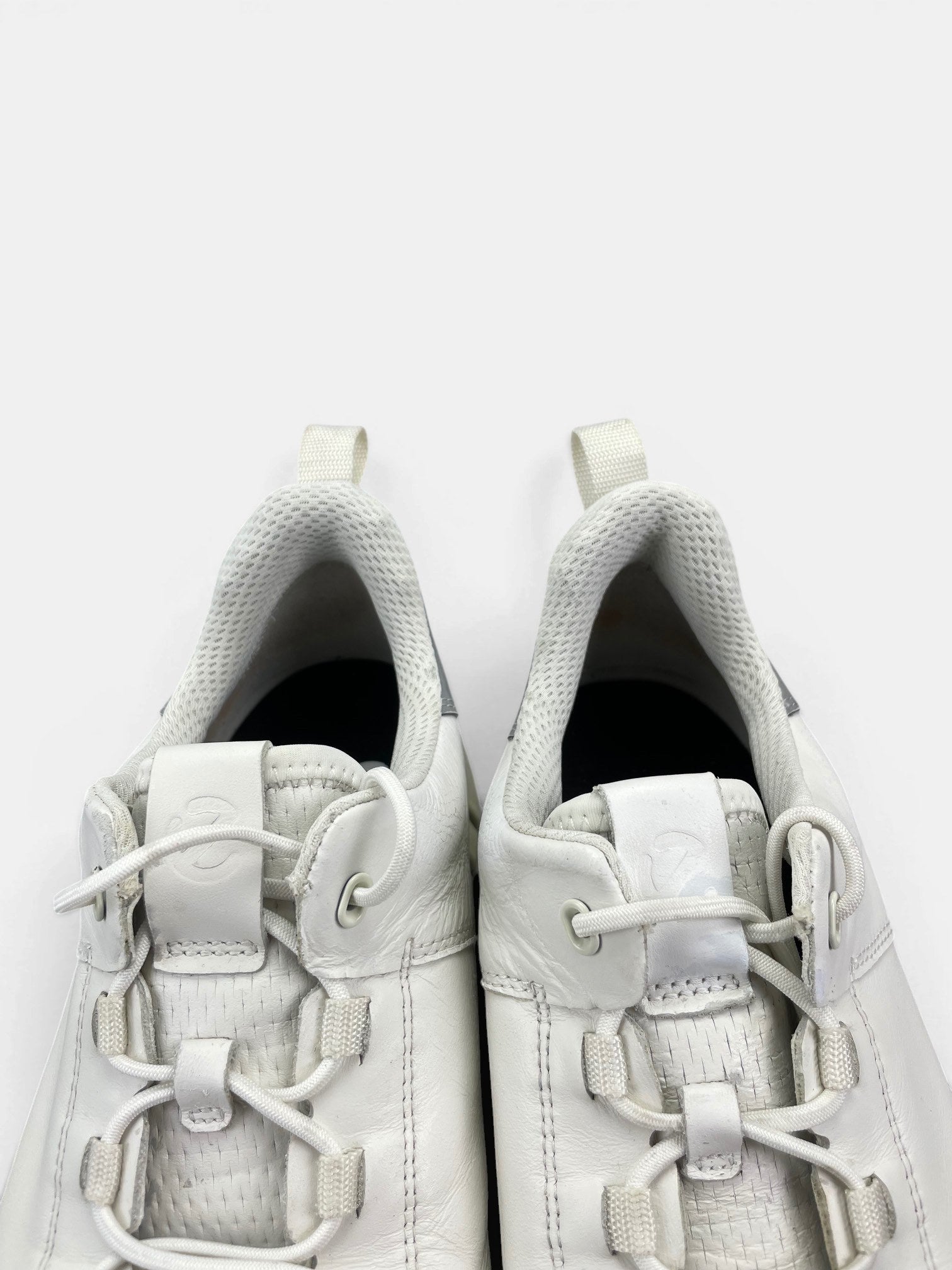 Ecco Leather Sneakers — buty sportowe męskie w bardzo dobrym stanie rozmiar 41, zapiętki butów