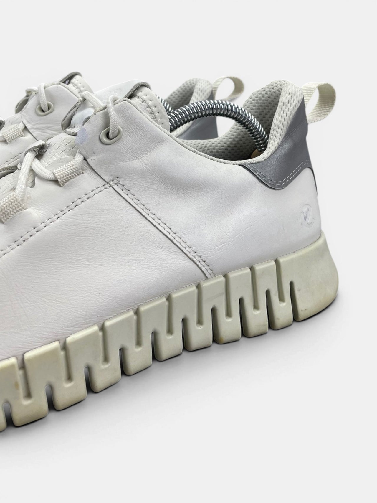 Ecco Leather Sneakers — buty sportowe męskie w bardzo dobrym stanie rozmiar 41, opcjonalne zdjęcie 1