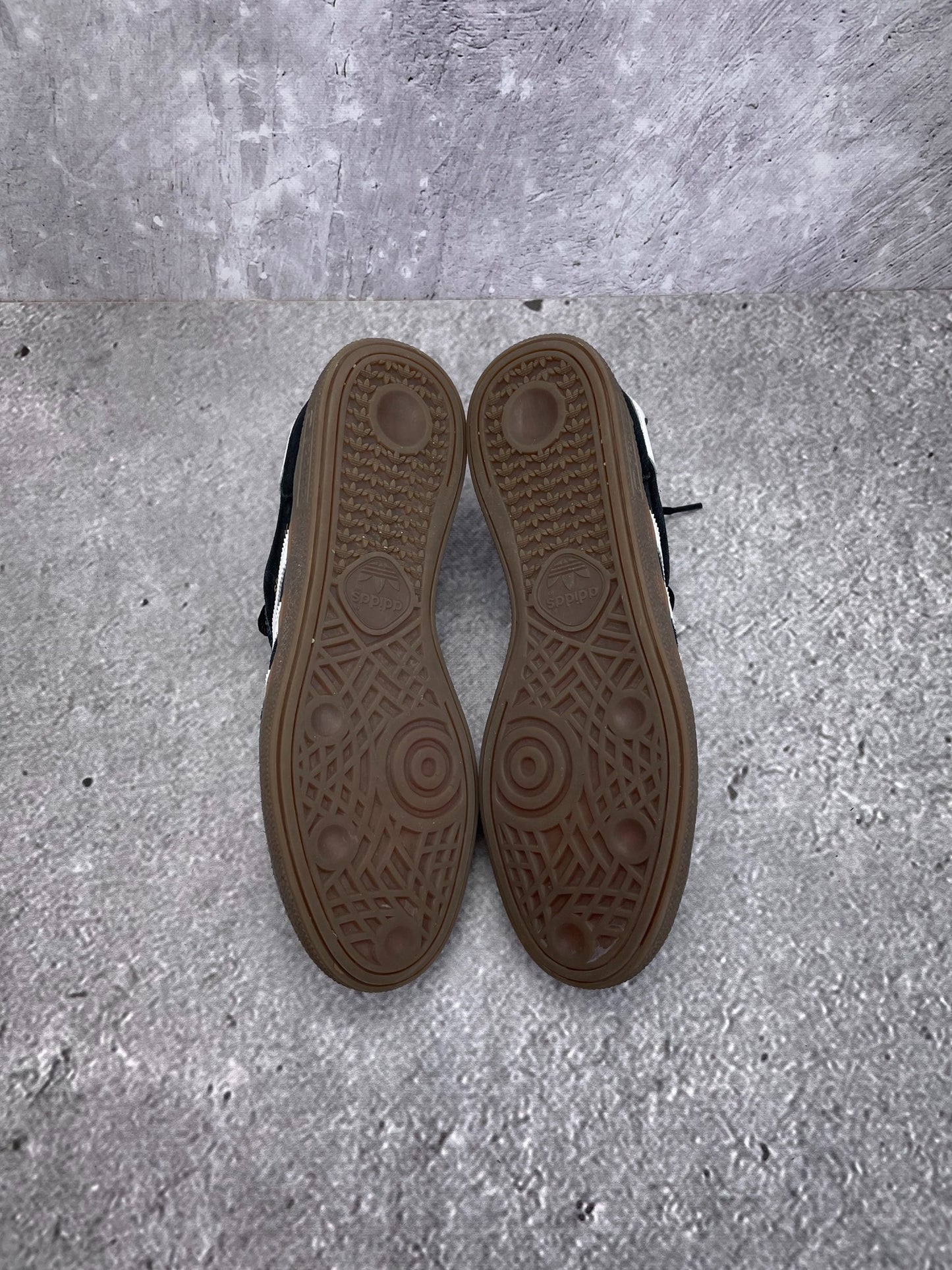 Adidas Spezial (43 1/3) - sneakilystore