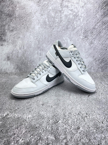 Nike Dunk Low GORE-TEX Summit White Smoke Grey — buty sportowe męskie w bardzo dobrym stanie rozmiar 45, boczny profil