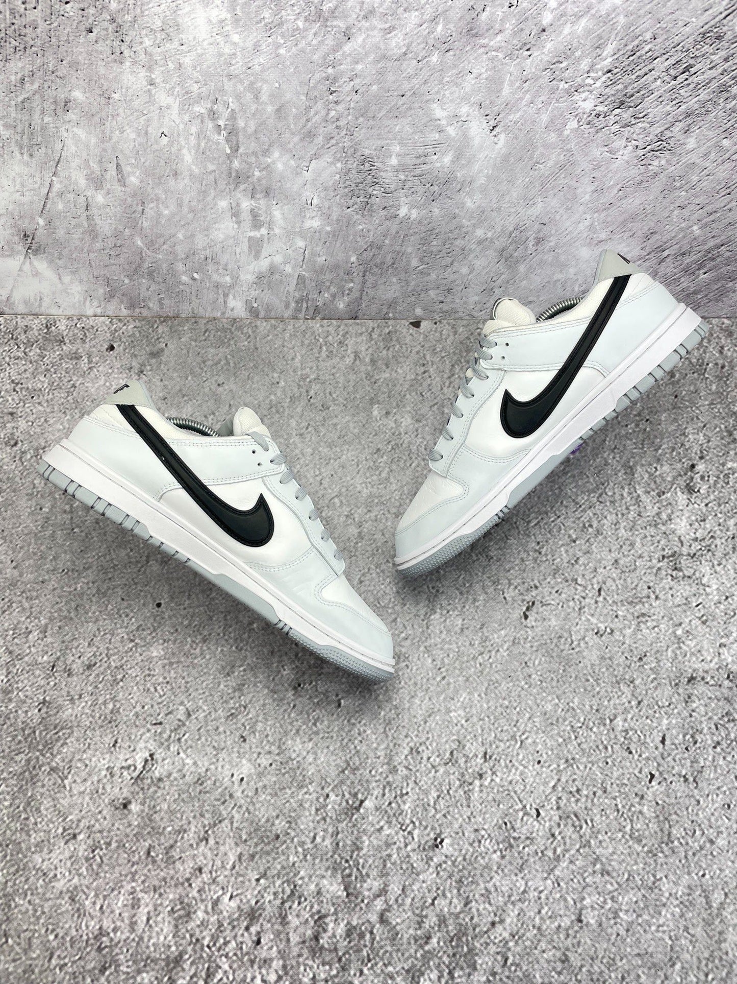 Nike Dunk Low GORE-TEX Summit White Smoke Grey — buty sportowe męskie w bardzo dobrym stanie rozmiar 45, widok z góry na wewnętrzną stronę butów