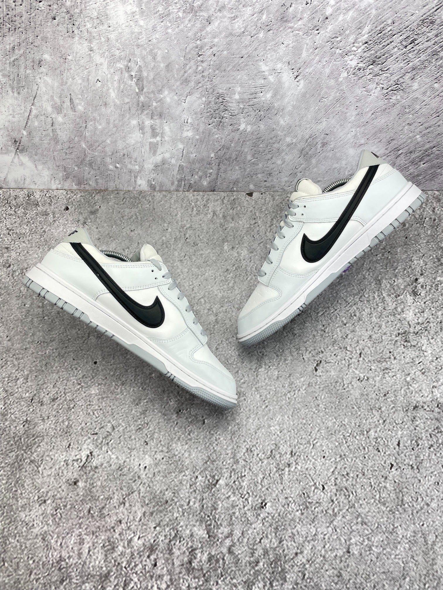 Nike Dunk Low GORE-TEX Summit White Smoke Grey — buty sportowe męskie w bardzo dobrym stanie rozmiar 45, widok z góry na wewnętrzną stronę butów
