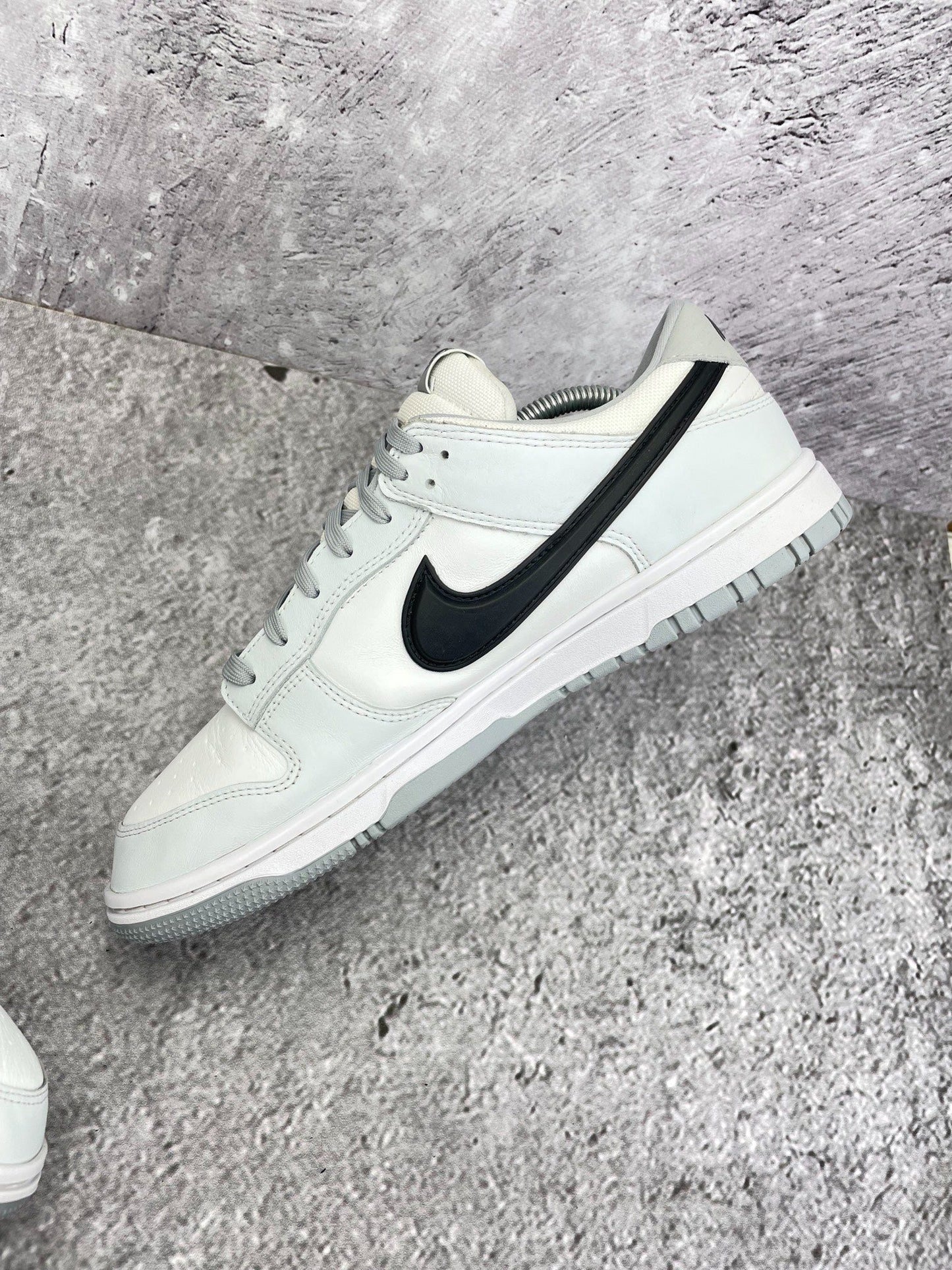 Nike Dunk Low GORE-TEX Summit White Smoke Grey — buty sportowe męskie w bardzo dobrym stanie rozmiar 45, wewnętrzny panel prawego buta