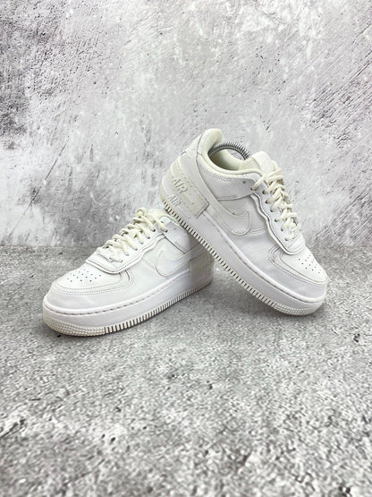 Nike Air Force 1 Shadow Triple White — buty sportowe damskie w bardzo dobrym stanie rozmiar 37.5, boczny profil