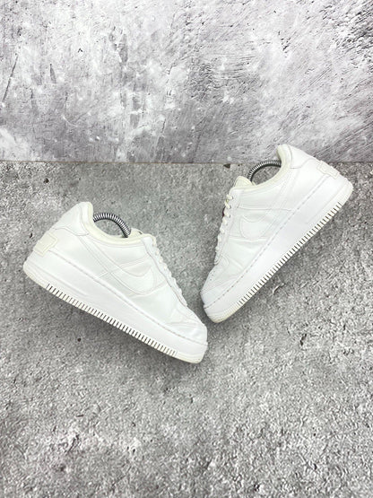 Nike Air Force 1 Shadow Triple White — buty sportowe damskie w bardzo dobrym stanie rozmiar 37.5, widok z góry na wewnętrzną stronę butów