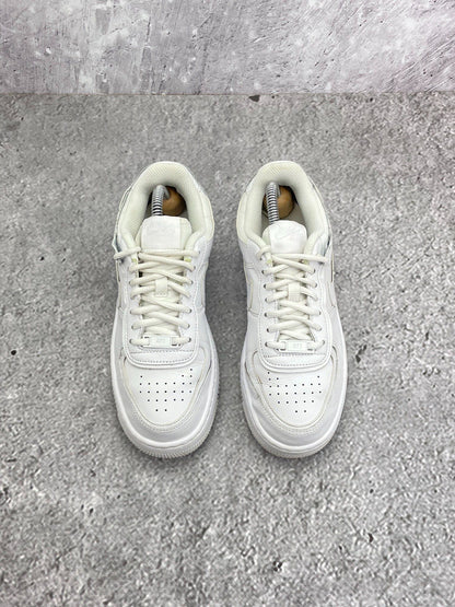 Nike Air Force 1 Shadow Triple White — buty sportowe damskie w bardzo dobrym stanie rozmiar 37.5, widok z tyłu
