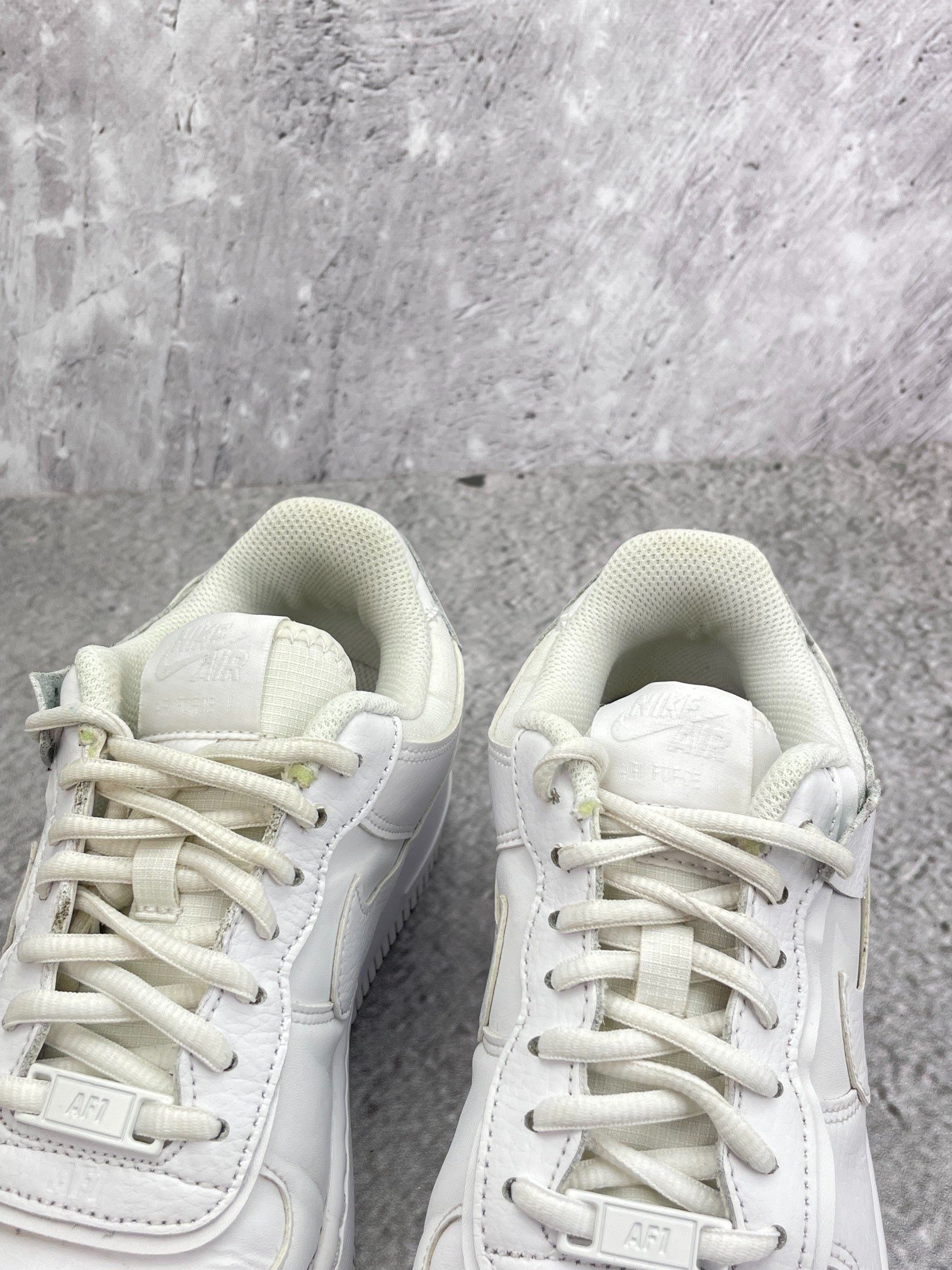 Nike Air Force 1 Shadow Triple White — buty sportowe damskie w bardzo dobrym stanie rozmiar 37.5, opcjonalne zdjęcie 1