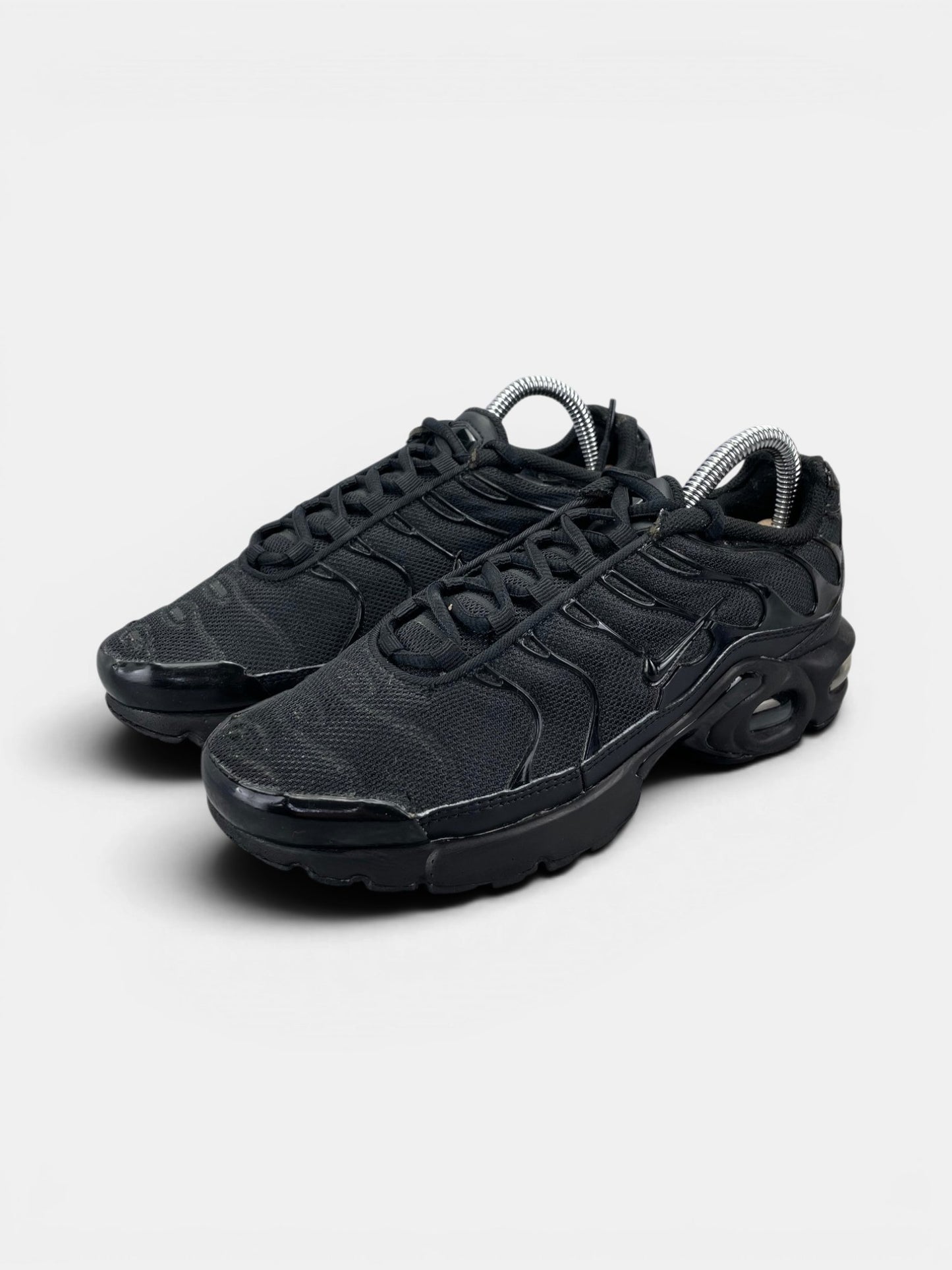 Nike Air Max Plus (TN) Triple Black — buty sportowe damskie w bardzo dobrym stanie rozmiar 37.5, widok z boku