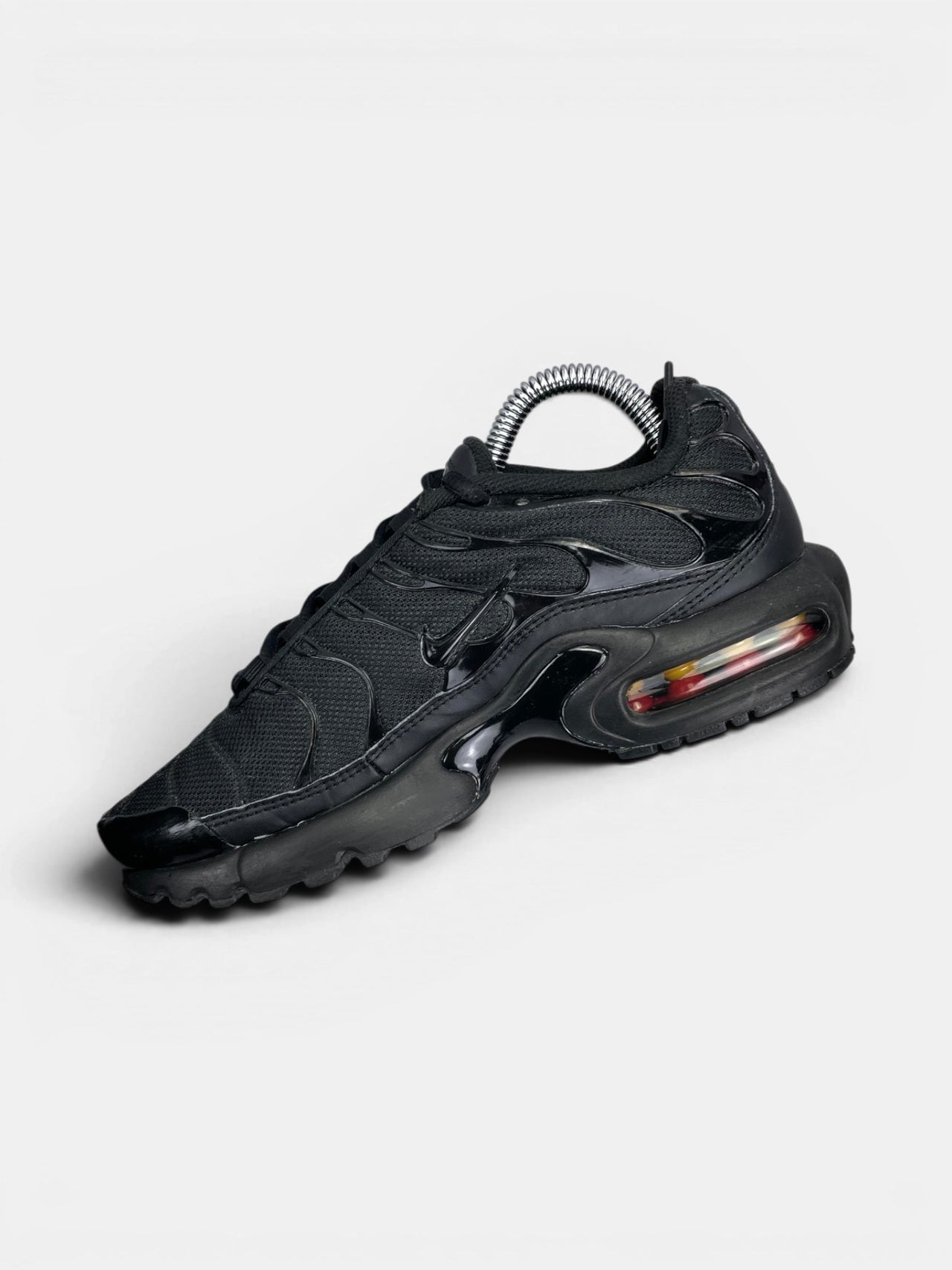 Nike Air Max Plus (TN) Triple Black — buty sportowe damskie w bardzo dobrym stanie rozmiar 37.5, wewnętrzny panel prawego buta