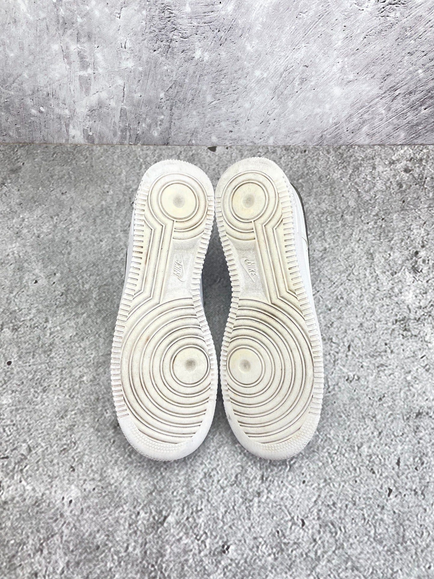 Nike Air Force 1 Low White/Black — buty sportowe męskie w bardzo dobrym stanie rozmiar 44, opcjonalne zdjęcie 1