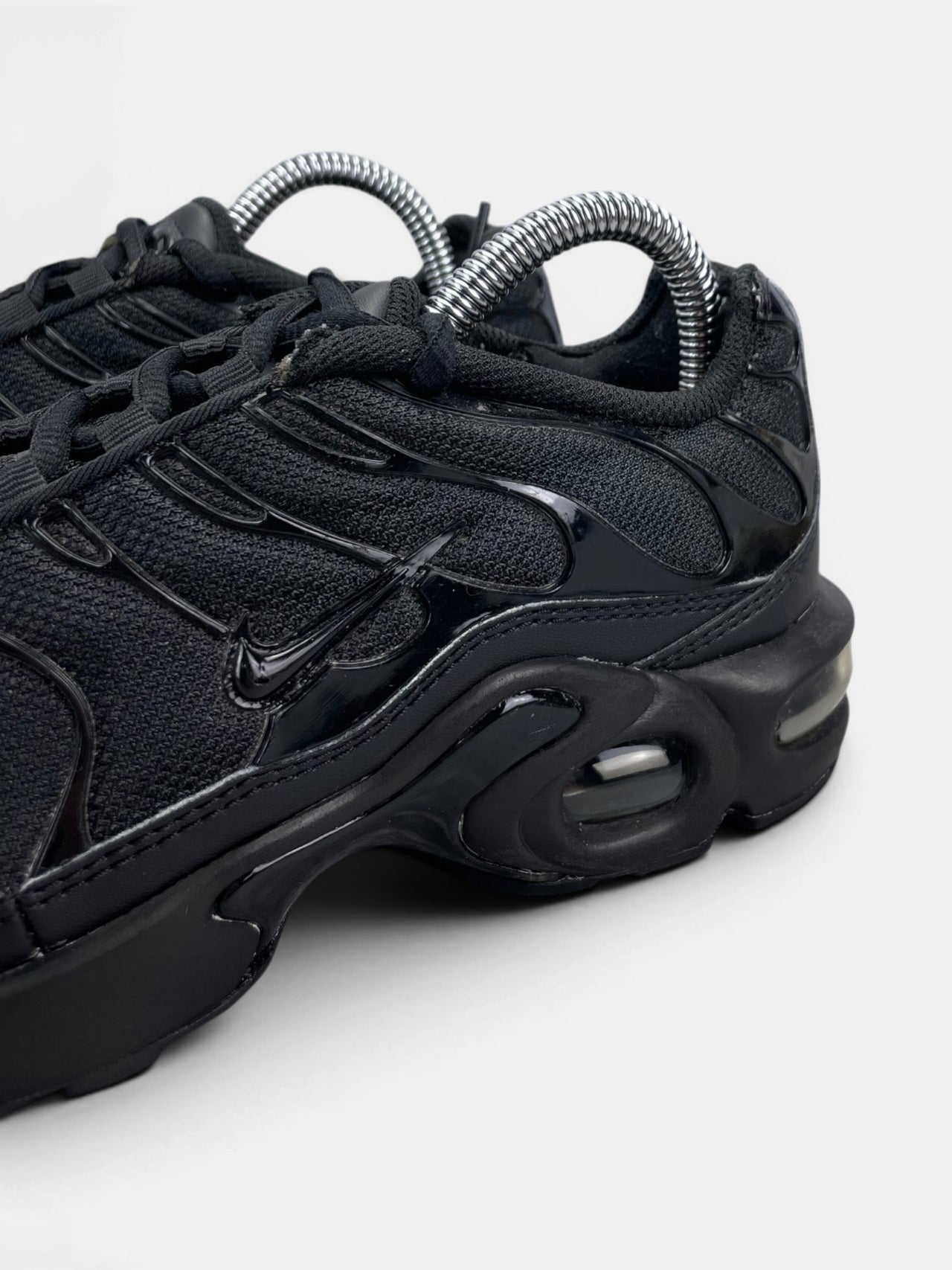 Nike Air Max Plus (TN) Triple Black — buty sportowe damskie w bardzo dobrym stanie rozmiar 37.5, opcjonalne zdjęcie 1