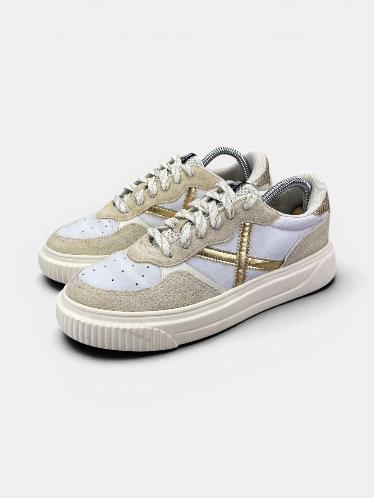 Munich Sneakers — buty sportowe damskie w bardzo dobrym stanie rozmiar 37, widok z boku