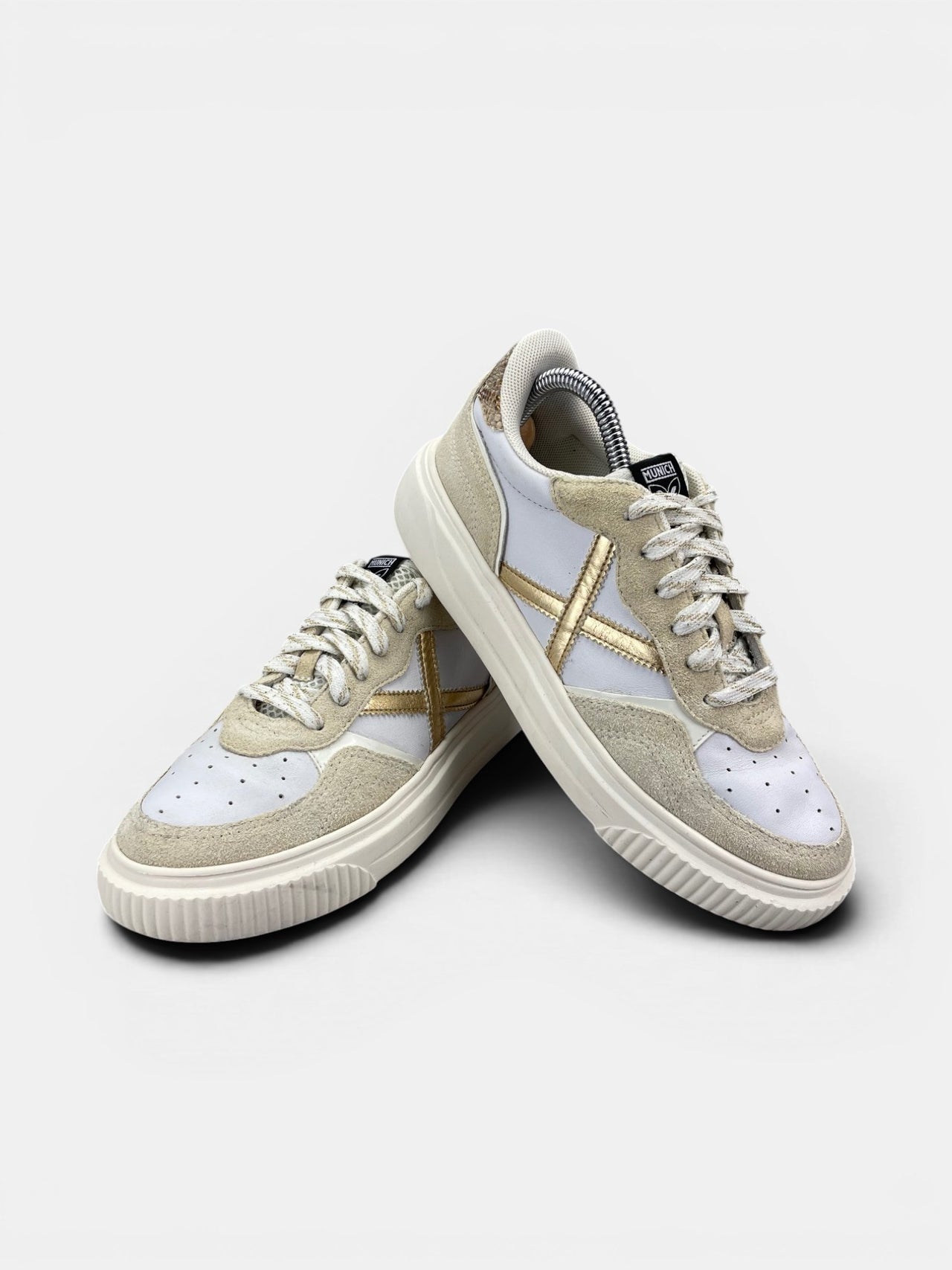 Munich Sneakers — buty sportowe damskie w bardzo dobrym stanie rozmiar 37, boczny profil