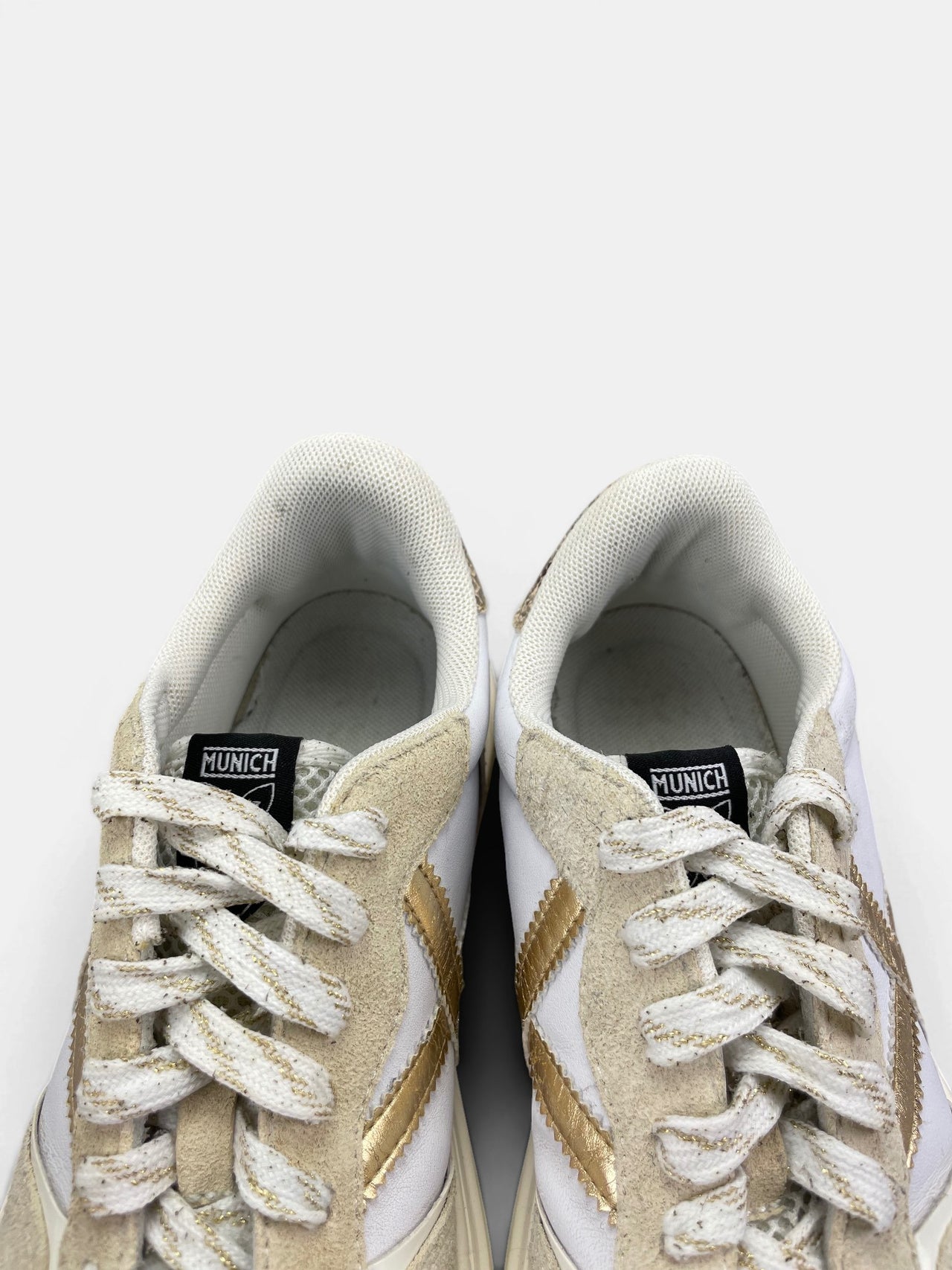 Munich Sneakers — buty sportowe damskie w bardzo dobrym stanie rozmiar 37, zapiętki butów