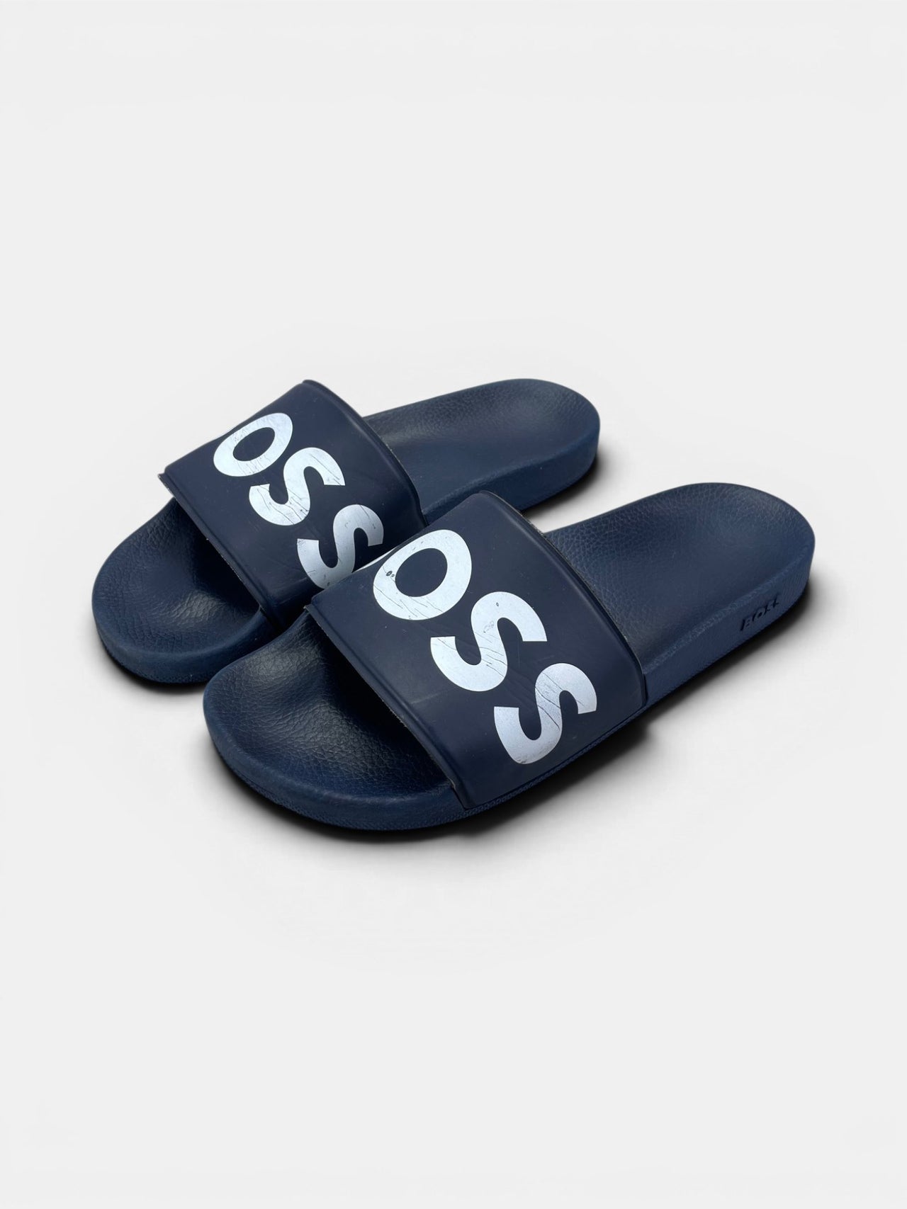 Hugo Boss Boss Slippers — buty sportowe męskie w bardzo dobrym stanie rozmiar 42, widok z boku