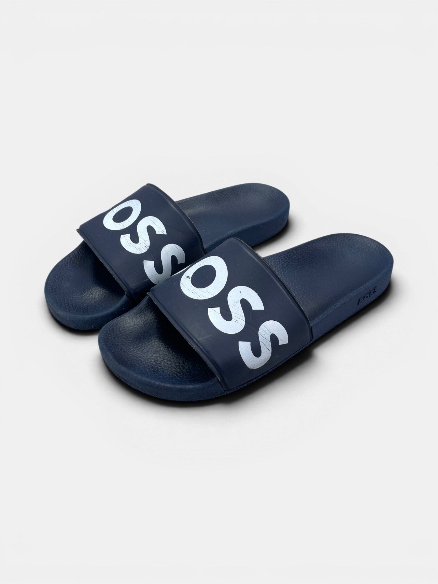 Hugo Boss Boss Slippers — buty sportowe męskie w bardzo dobrym stanie rozmiar 42, widok z boku