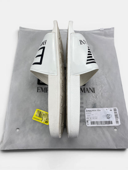 Emporio Armani Slippers — buty sportowe męskie w bardzo dobrym stanie rozmiar 44, widok z góry na zewnętrzną stronę butów
