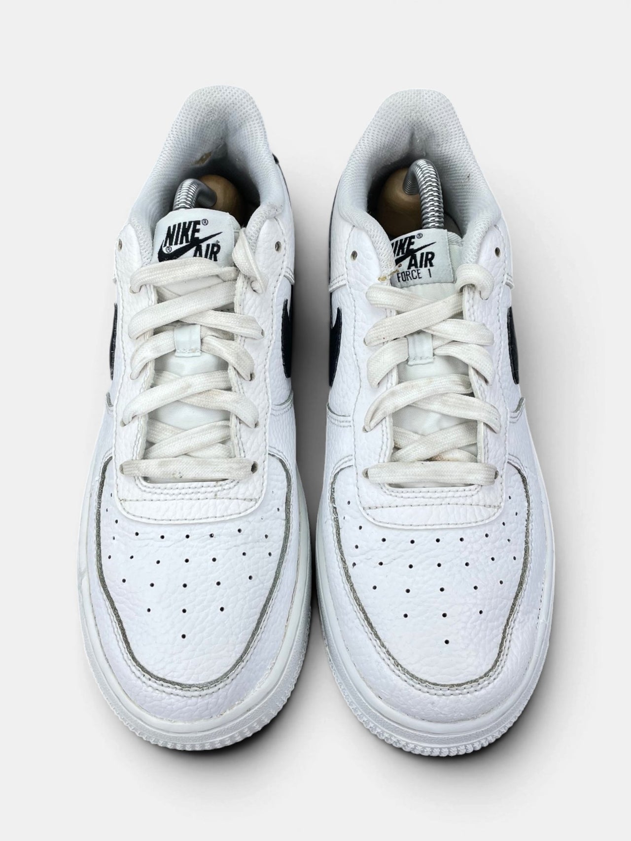Nike Air Force 1 Low '07 White Black — buty sportowe damskie w bardzo dobrym stanie rozmiar 39, widok z góry
