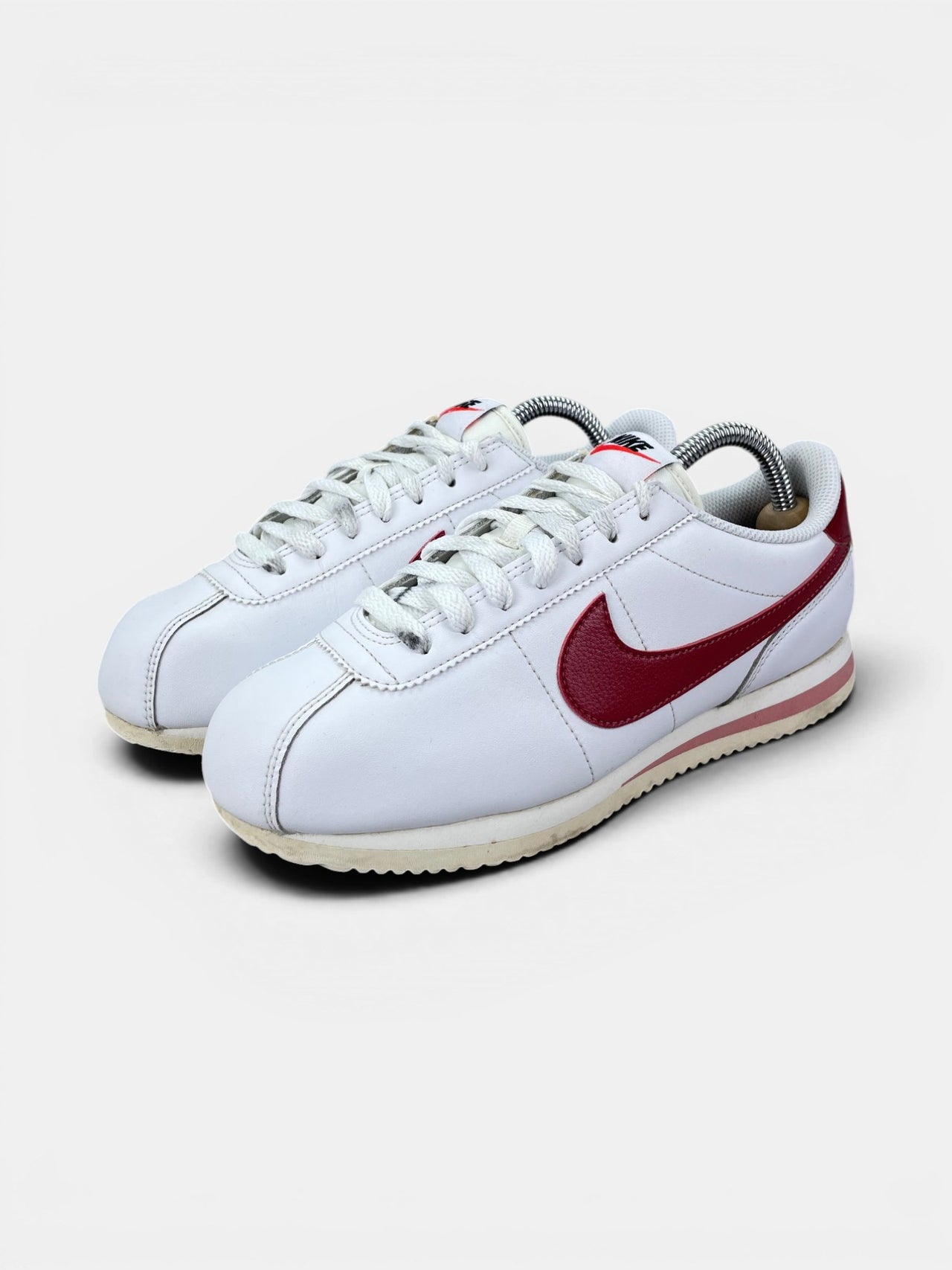 Nike Cortez Cedar — buty sportowe damskie w bardzo dobrym stanie rozmiar 38.5, widok z boku