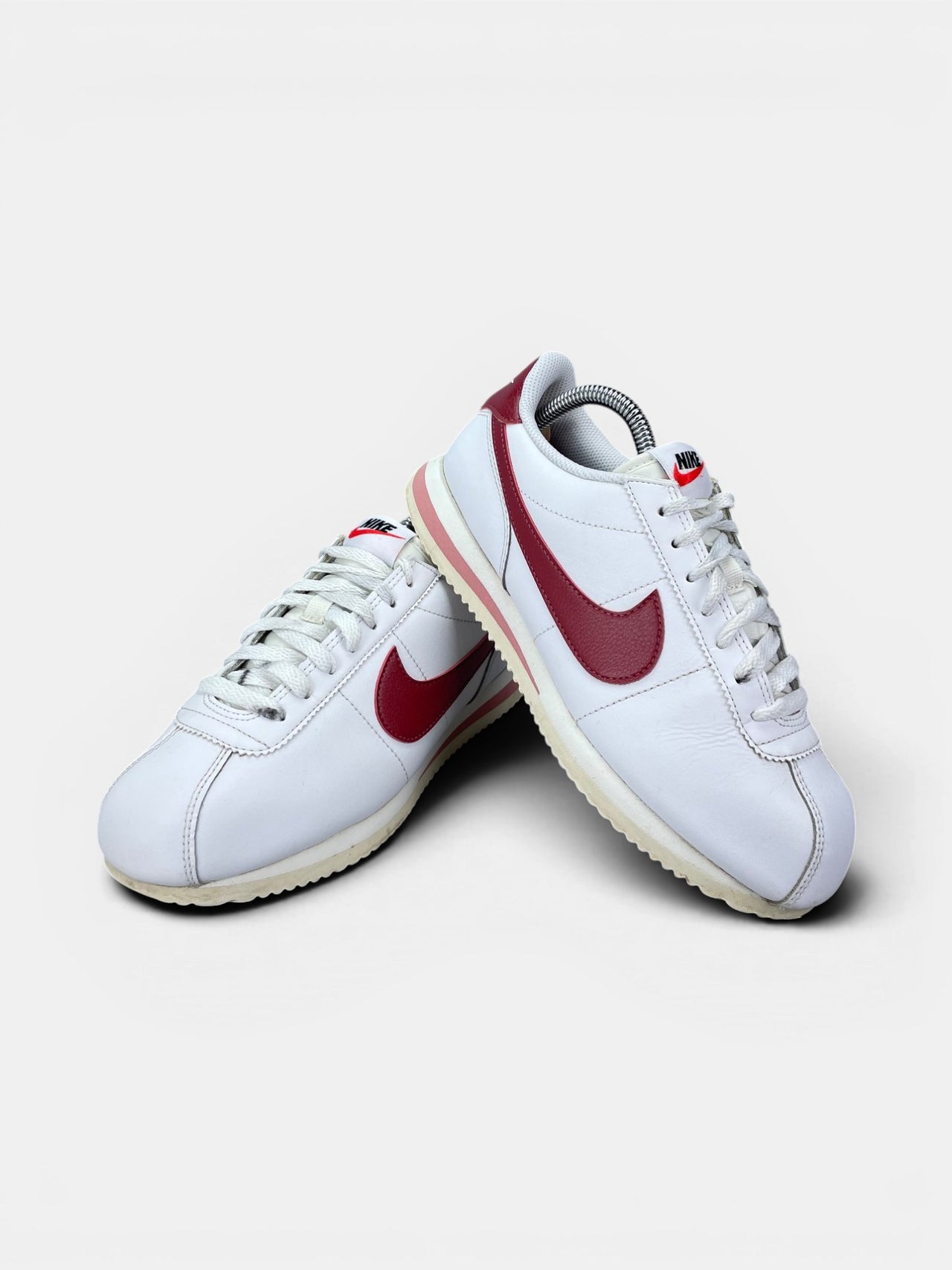 Nike Cortez Cedar — buty sportowe damskie w bardzo dobrym stanie rozmiar 38.5, boczny profil
