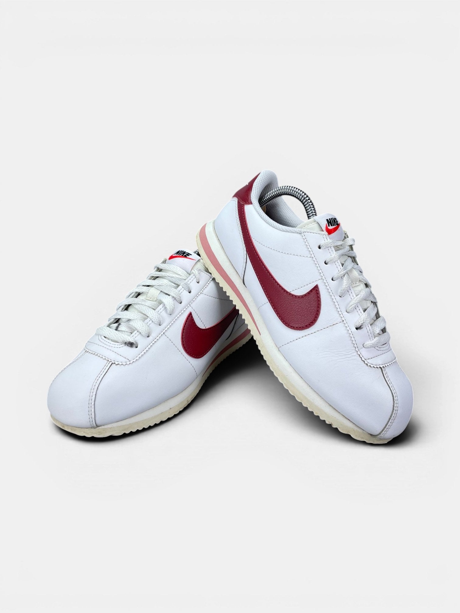 Nike Cortez Cedar — buty sportowe damskie w bardzo dobrym stanie rozmiar 38.5, boczny profil