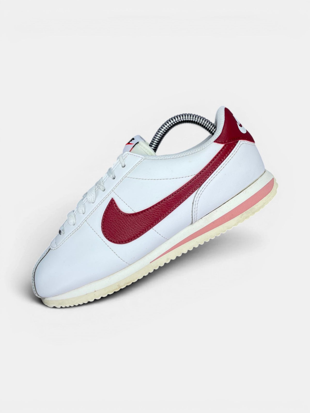 Nike Cortez Cedar — buty sportowe damskie w bardzo dobrym stanie rozmiar 38.5, widok z góry na wewnętrzną stronę butów