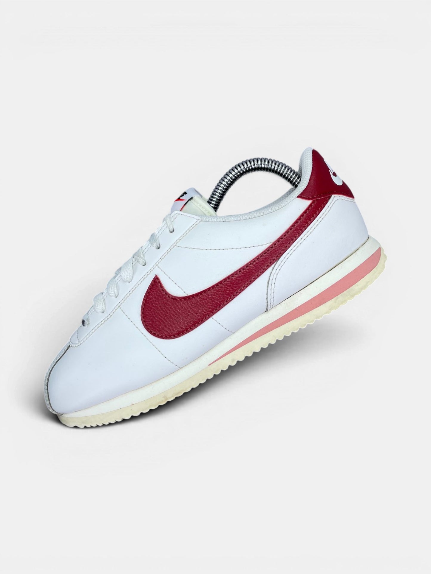 Nike Cortez Cedar — buty sportowe damskie w bardzo dobrym stanie rozmiar 38.5, widok z góry na wewnętrzną stronę butów