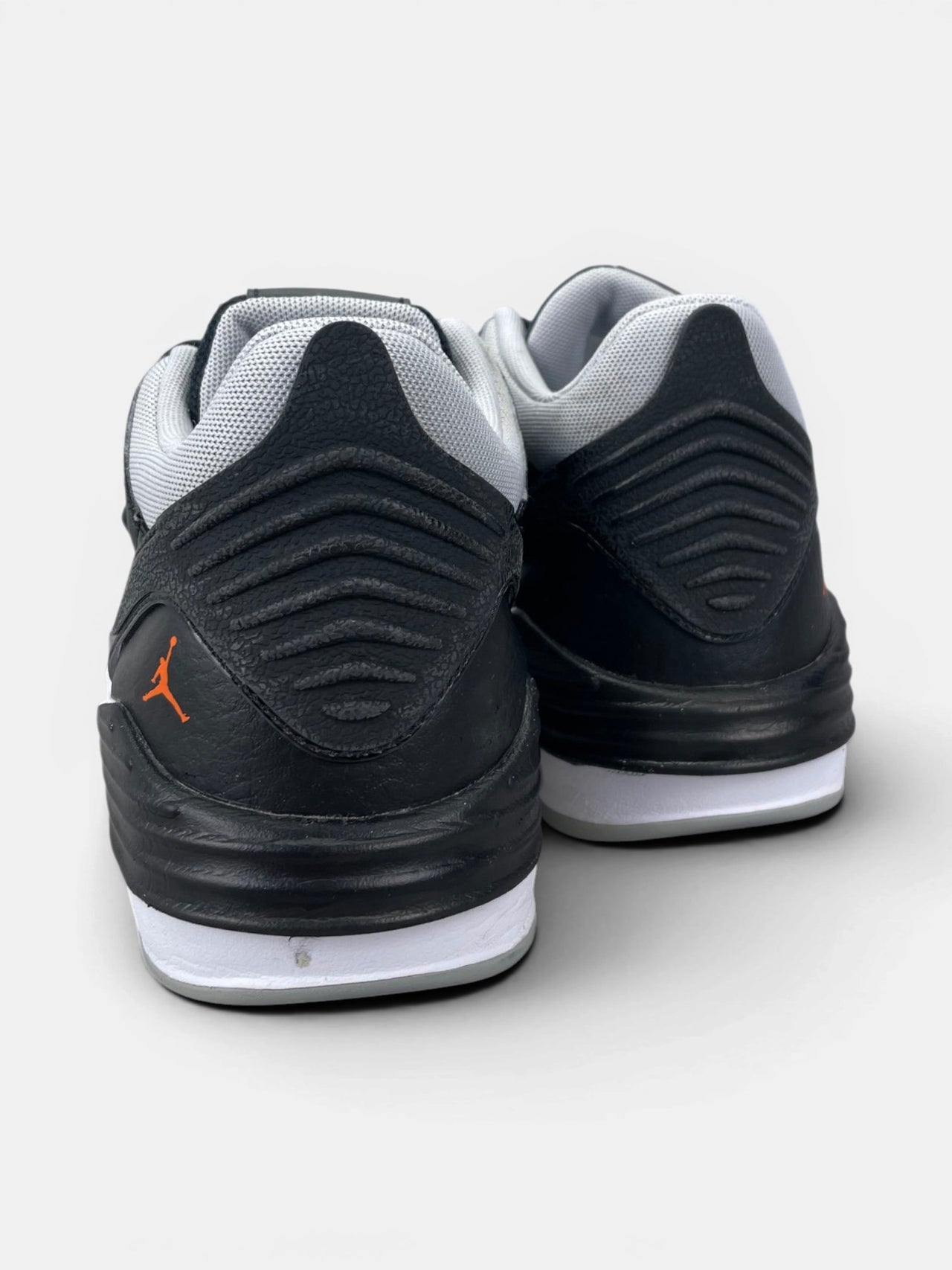 Nike Air Jordan Max Aura 5 — buty sportowe damskie w bardzo dobrym stanie rozmiar 38, widok z góry