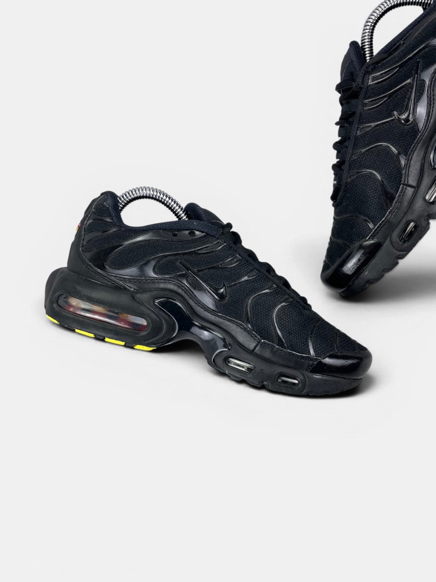 Nike Air Max Plus (TN) Triple Black — buty sportowe damskie w bardzo dobrym stanie rozmiar 36, wewnętrzny panel lewego buta