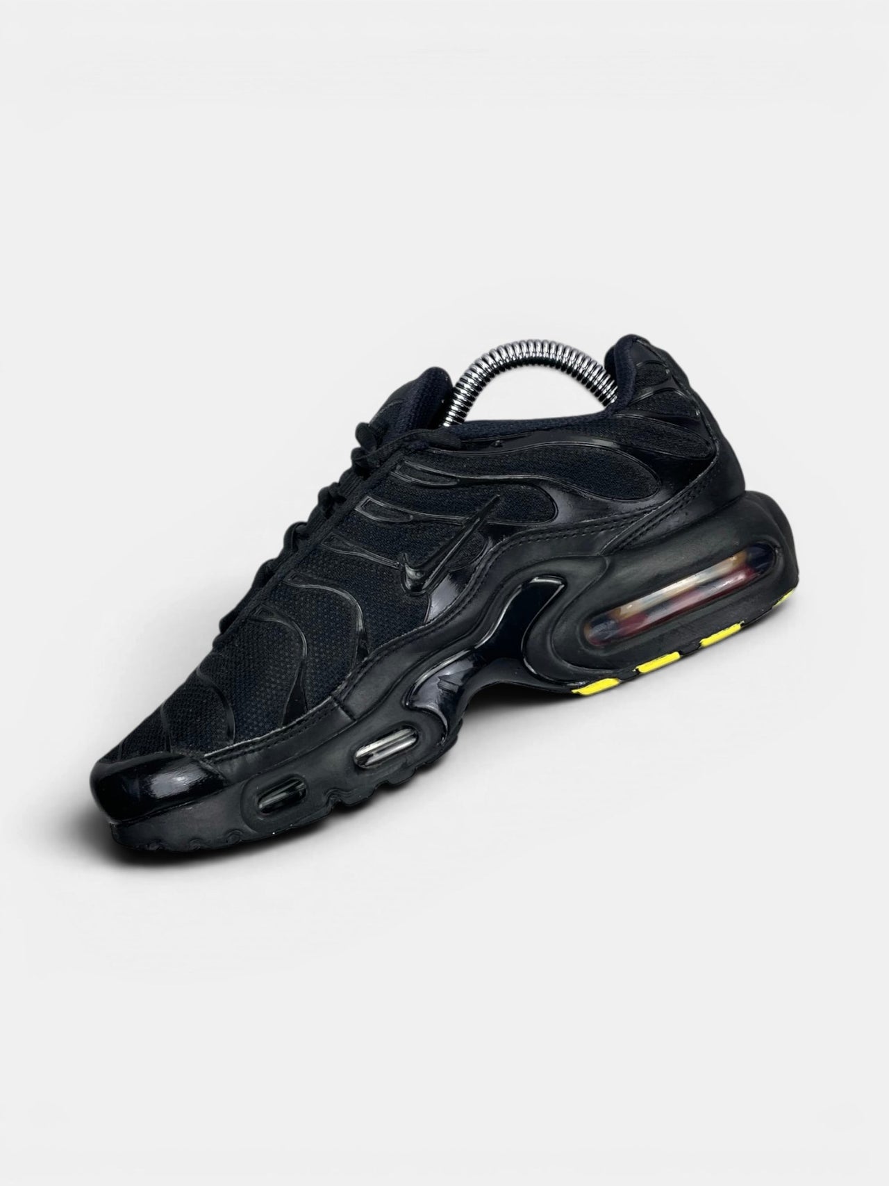 Nike Air Max Plus (TN) Triple Black — buty sportowe damskie w bardzo dobrym stanie rozmiar 36, wewnętrzny panel prawego buta